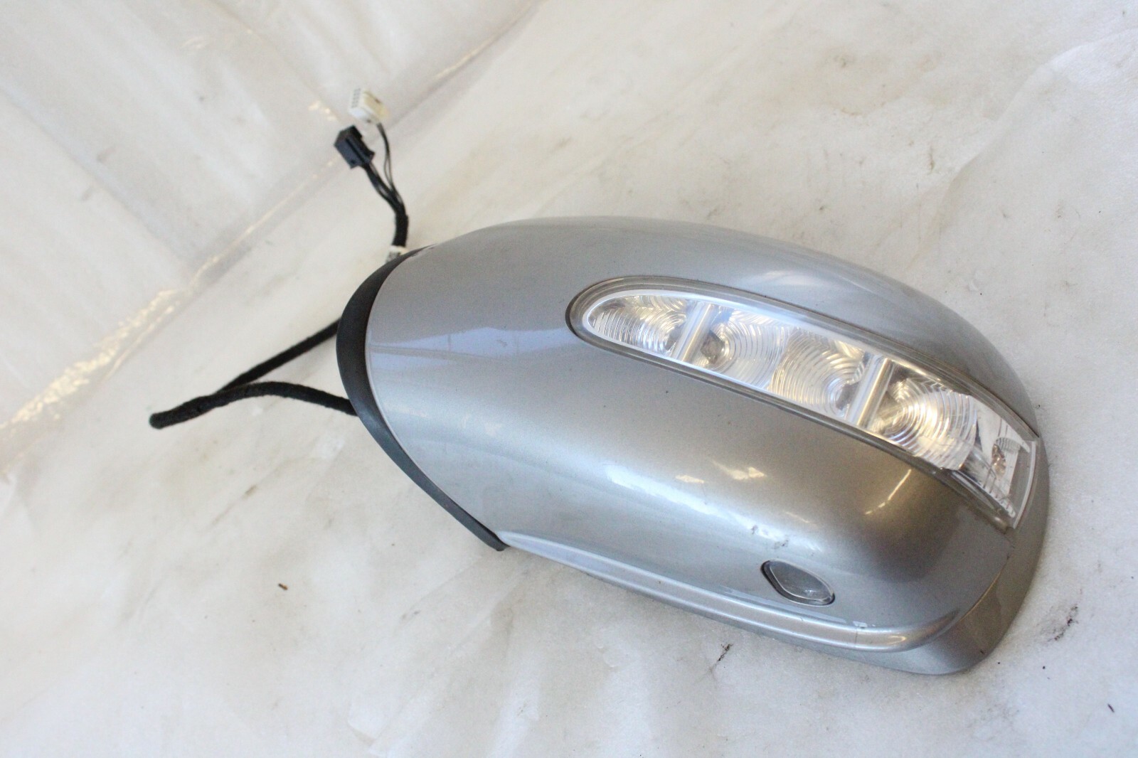 Mercedes ML 2006-2014 OEM Side View Mirror Left (Driver Side) - Image 9