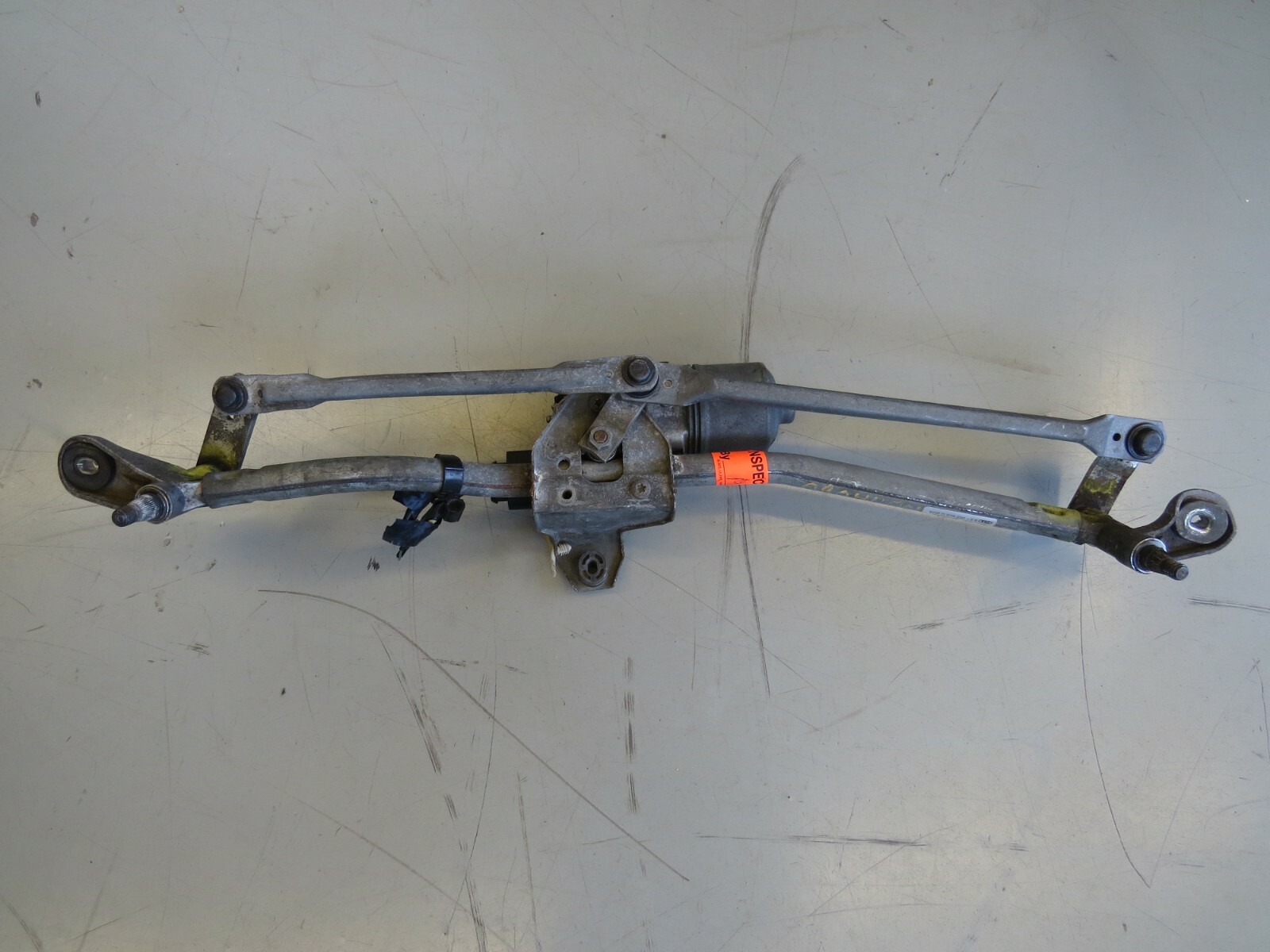 Audi 2002-2008 OEM Windshield Wiper Linkage w/Motor 8E1955603D; 8E1955119 – Image 2