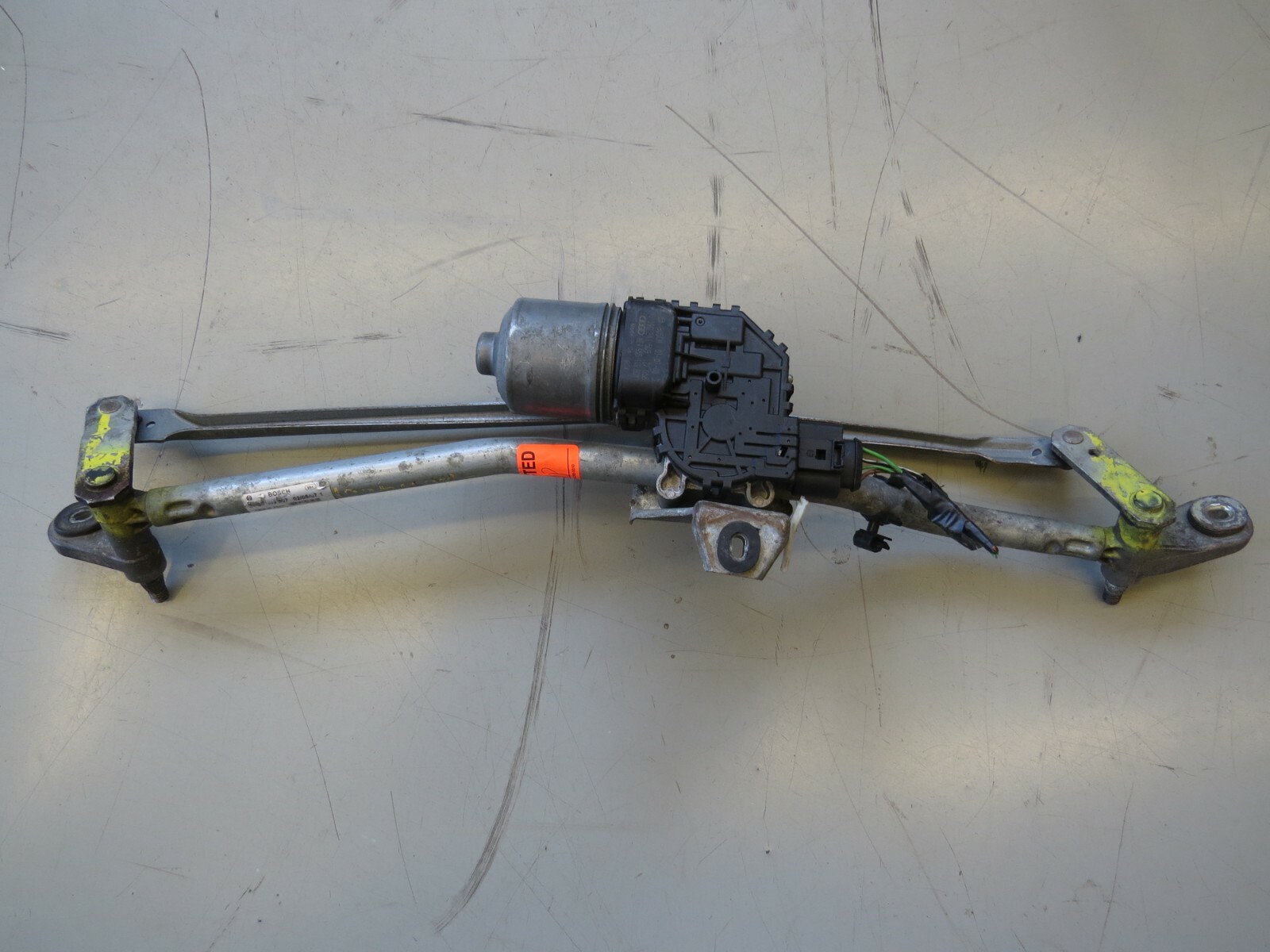Audi 2002-2008 OEM Windshield Wiper Linkage w/Motor 8E1955603D; 8E1955119 – Image 5