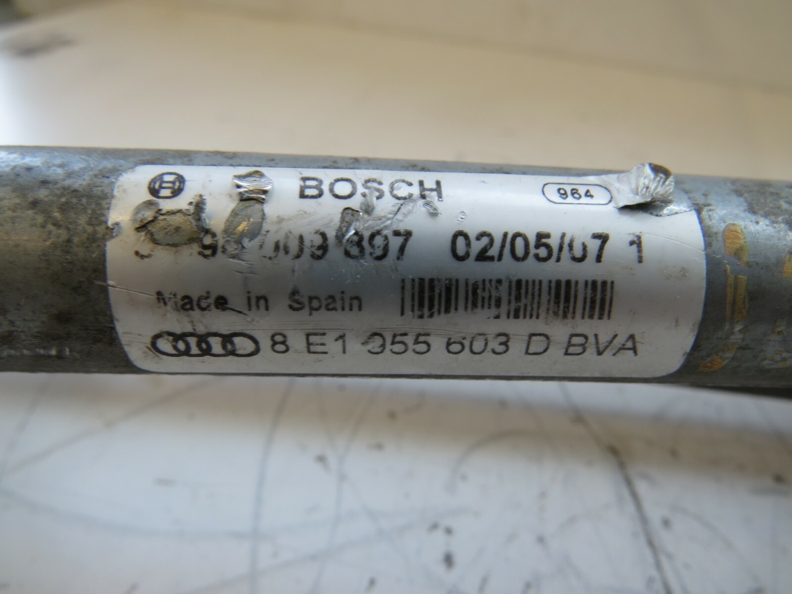 Audi 2002-2008 OEM Windshield Wiper Linkage w/Motor 8E1955603D; 8E1955119 – Image 10