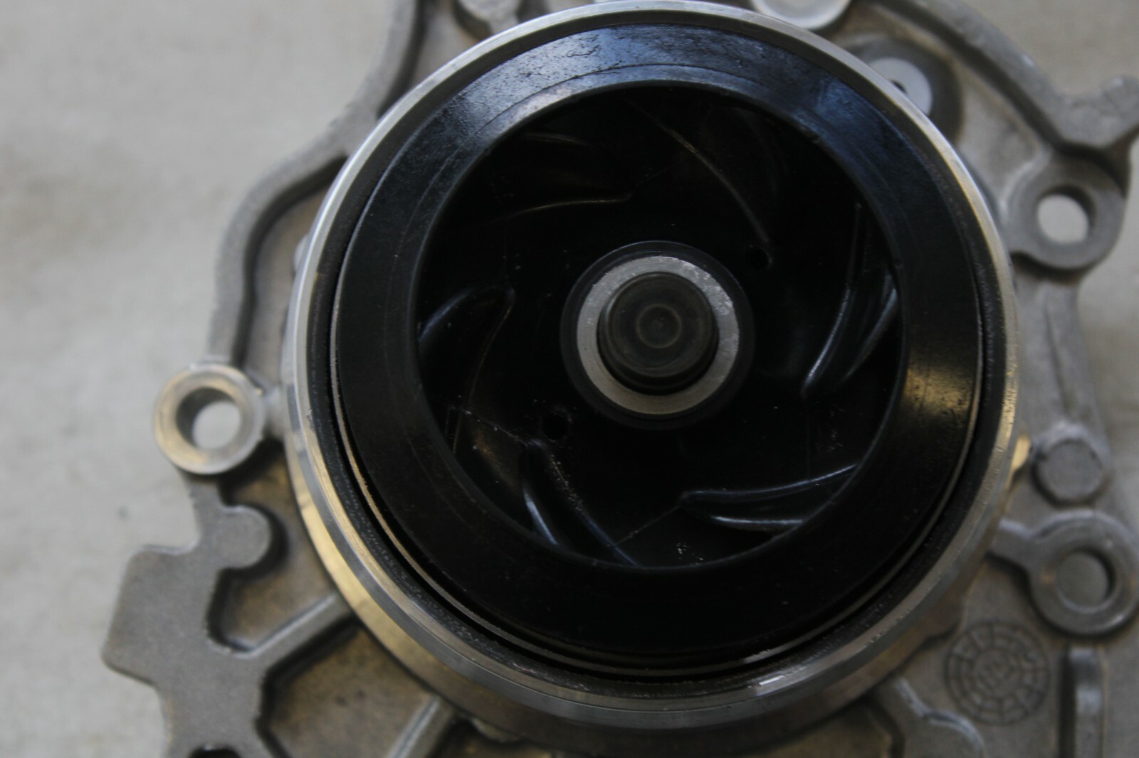 Porsche 4.0L V8 2017-2022 OEM Engine Water Pump – Image 10