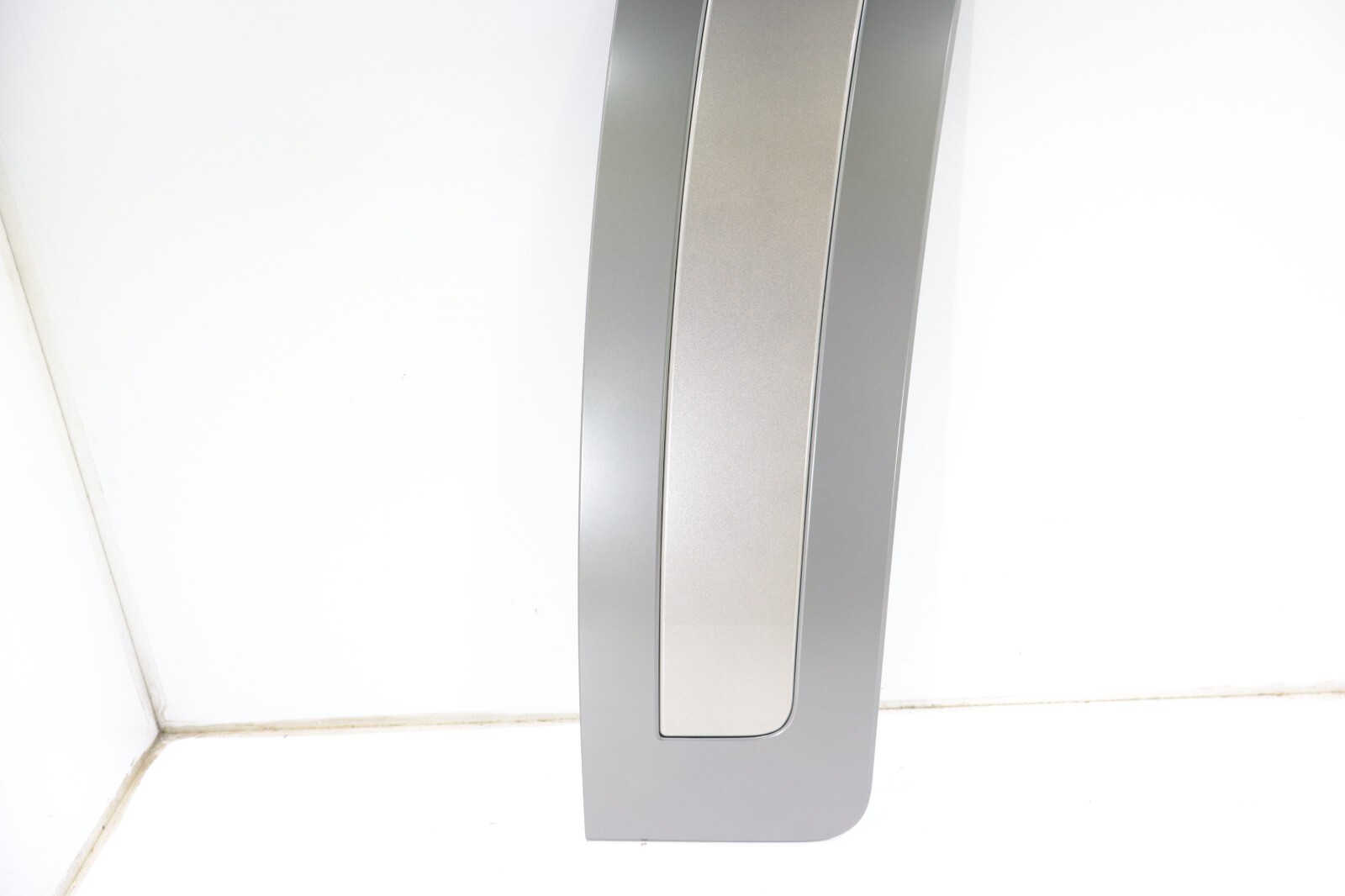Land Rover Range Rover 2022-2023 OEM Moulding Door Louver Trim Front Left - Image 7