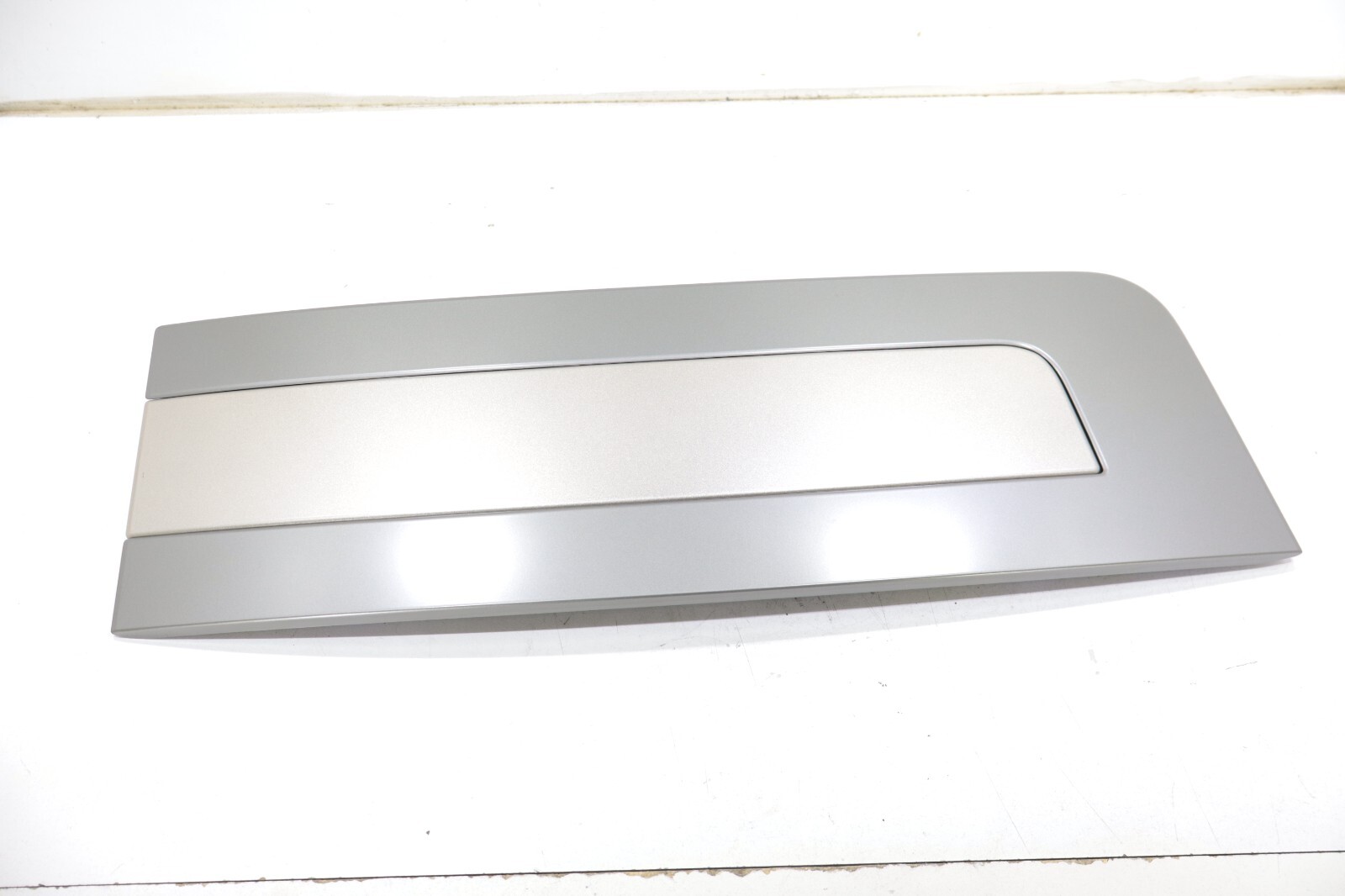 Land Rover Range Rover 2022-2023 OEM Moulding Door Louver Trim Front Left - Image 9