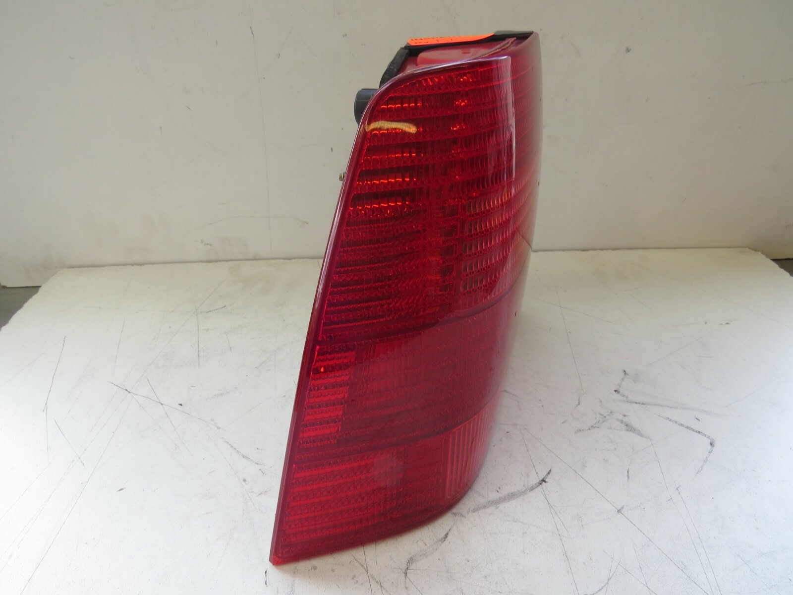 Volkswagen Jetta Sedan 1999-2001 2002 2003 2004 2005 OEM Tail Light Rear Left - Image 4
