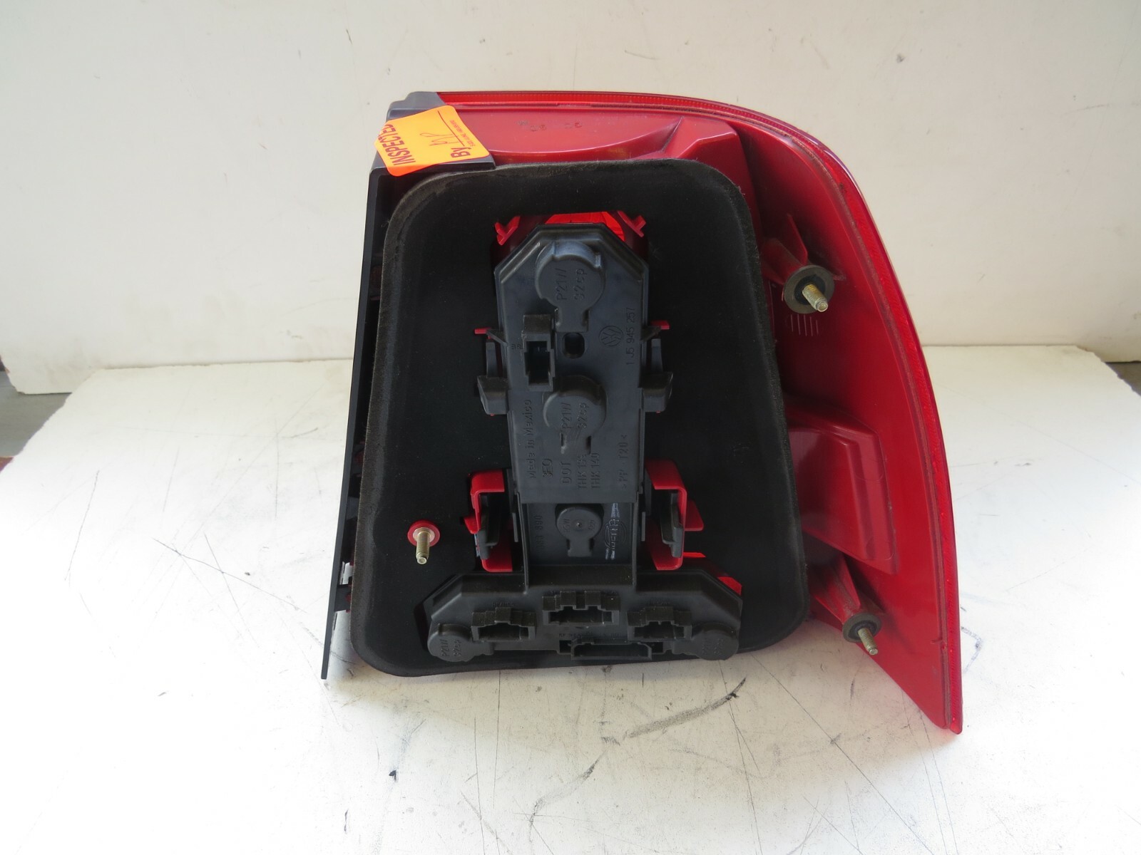 Volkswagen Jetta Sedan 1999-2001 2002 2003 2004 2005 OEM Tail Light Rear Left - Image 7