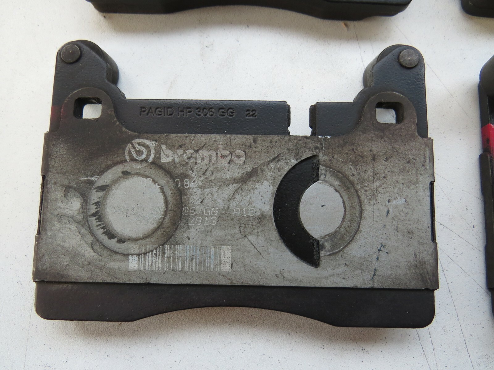 Aston Martin OEM Brake Pad Set Rear HY532C562BB HY53-2C562-BB - Image 3
