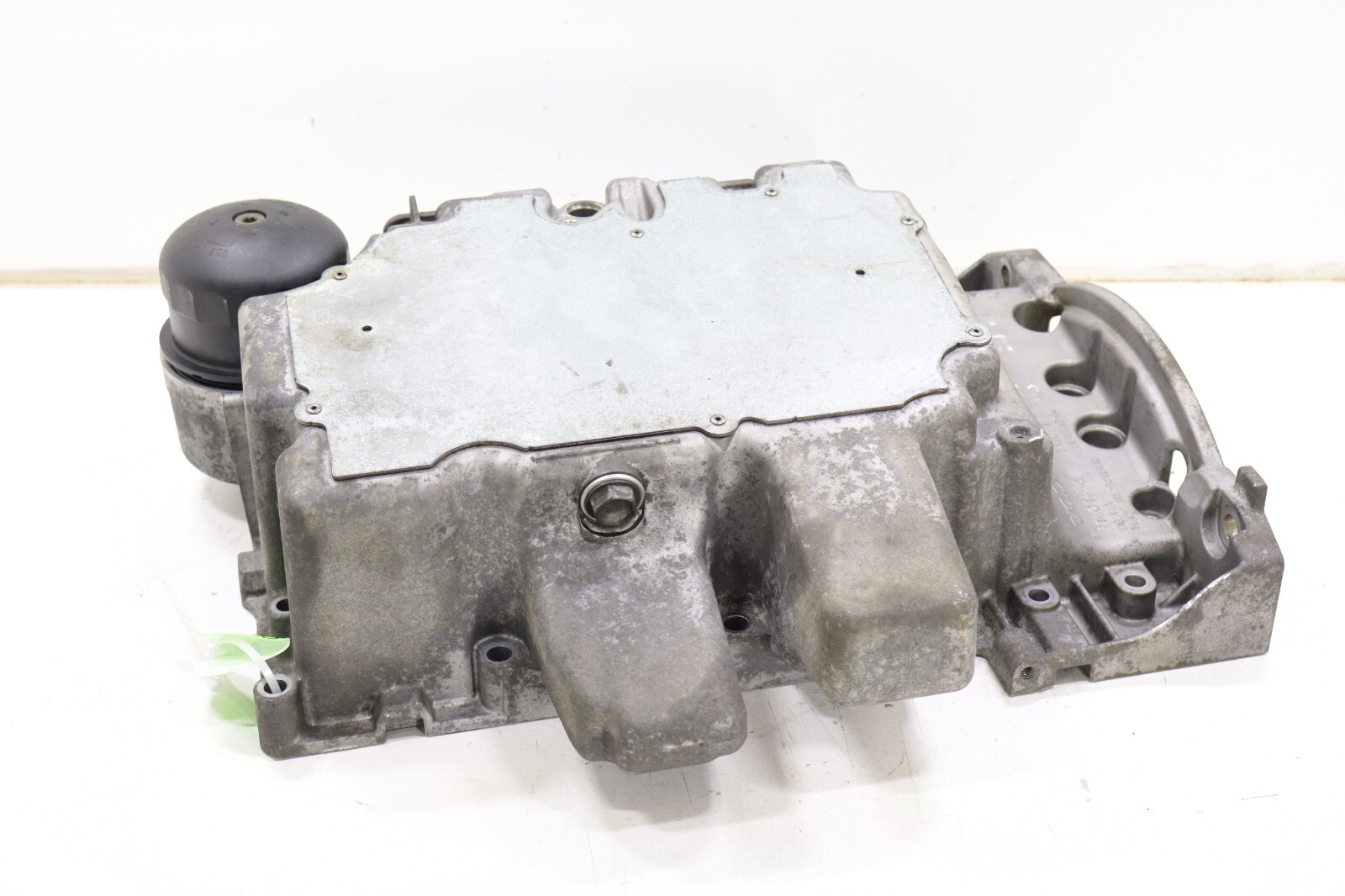 Volvo S60 S80 S90 V60 V90 XC60 XC70 XC90 2.0L 2015-2018 OEM Engine Oil Pan – Image 3
