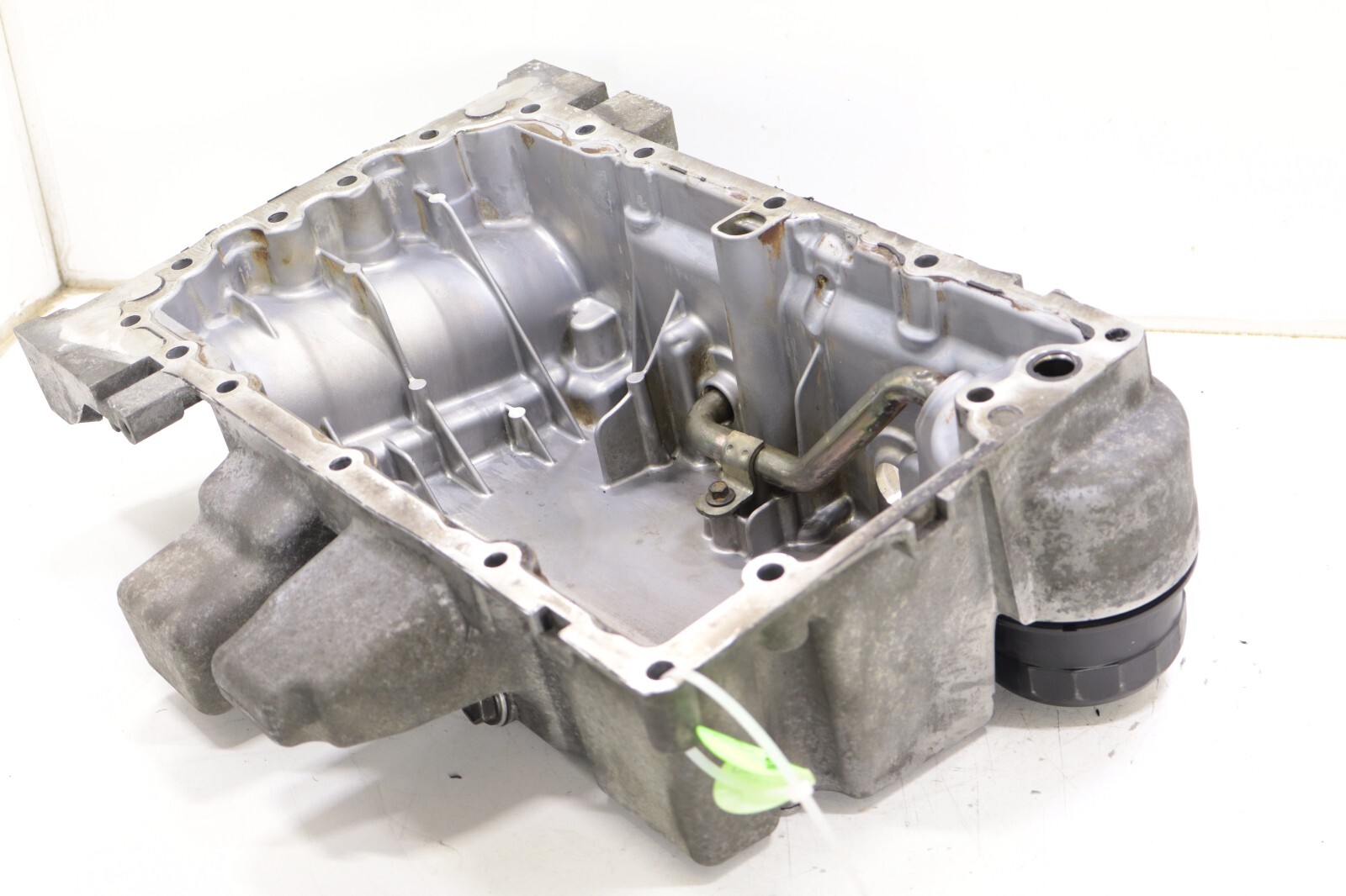 Volvo S60 S80 S90 V60 V90 XC60 XC70 XC90 2.0L 2015-2018 OEM Engine Oil Pan – Image 6