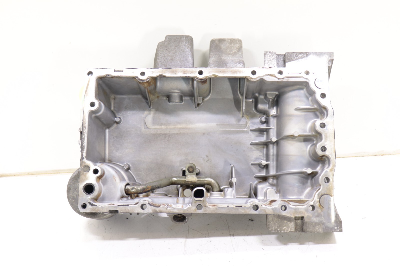 Volvo S60 S80 S90 V60 V90 XC60 XC70 XC90 2.0L 2015-2018 OEM Engine Oil Pan – Image 8
