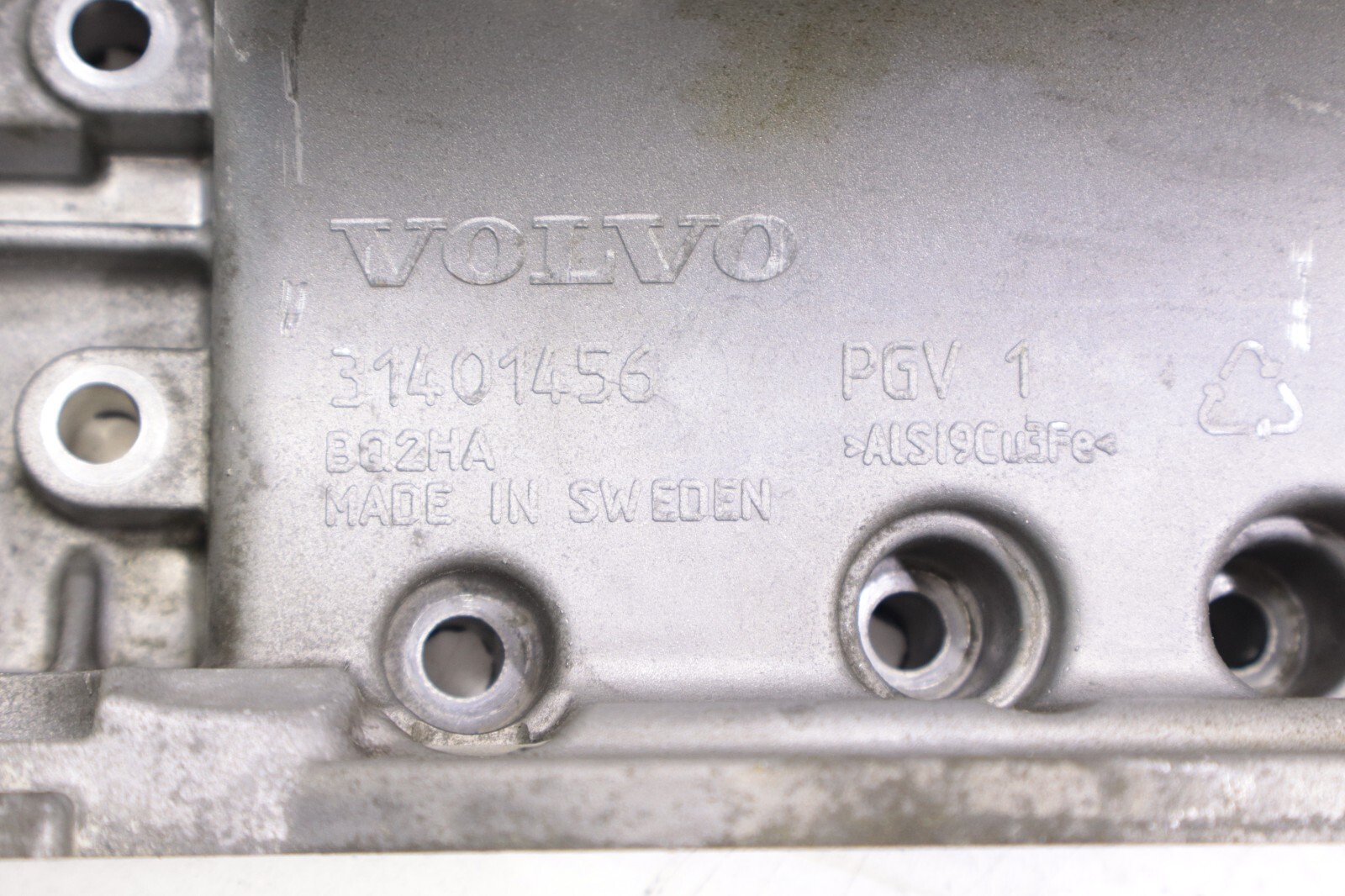 Volvo S60 S80 S90 V60 V90 XC60 XC70 XC90 2.0L 2015-2018 OEM Engine Oil Pan – Image 10
