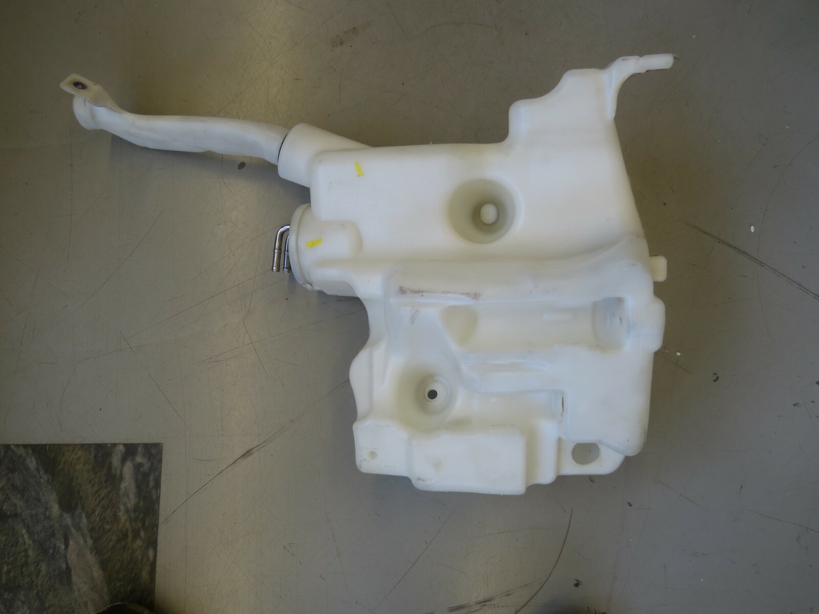 Mercedes-Benz 2006-13 OEM Windshield Washer Fluid Tank Reservoir 1648690520 - Image 3