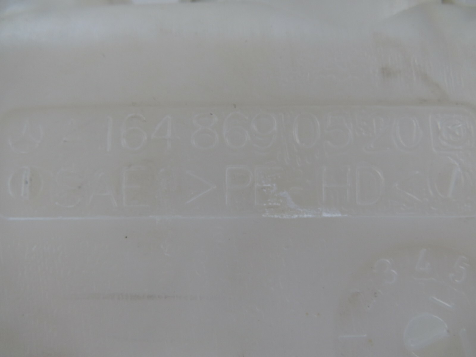 Mercedes-Benz 2006-13 OEM Windshield Washer Fluid Tank Reservoir 1648690520 - Image 7