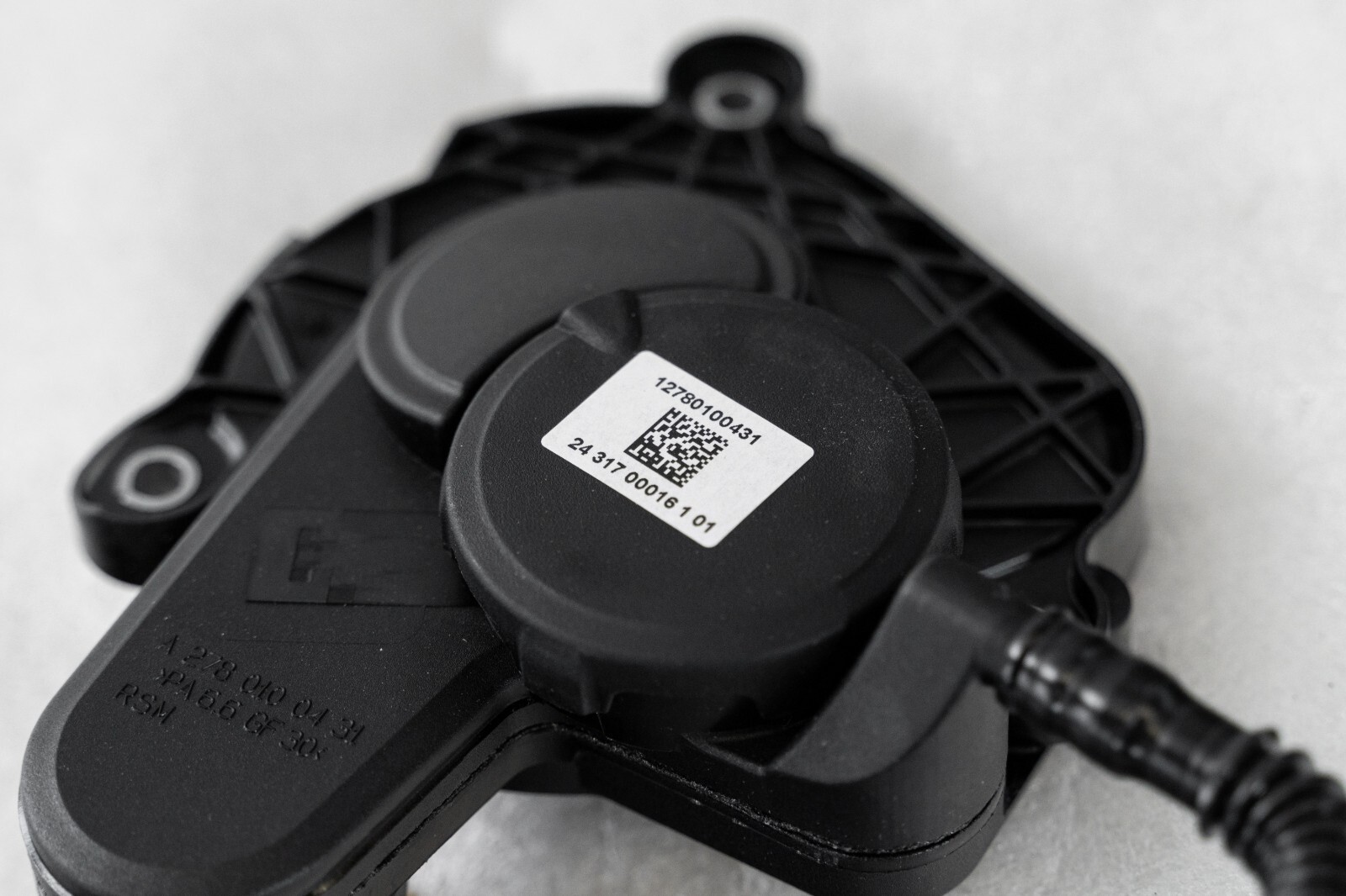 Mercedes CLS550 E550 E63 ML63 AMG M278 M157 Engine Vent Valve Oil Separator OEM - Image 5