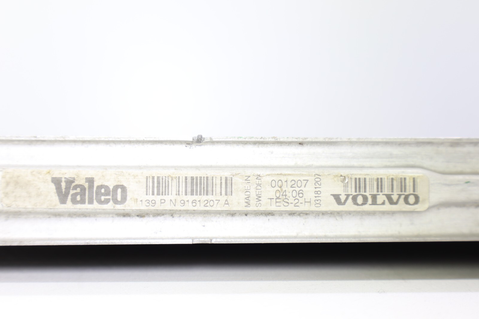 Volvo S60 S80 V70 1999-2003 OEM Intercooler – Image 6