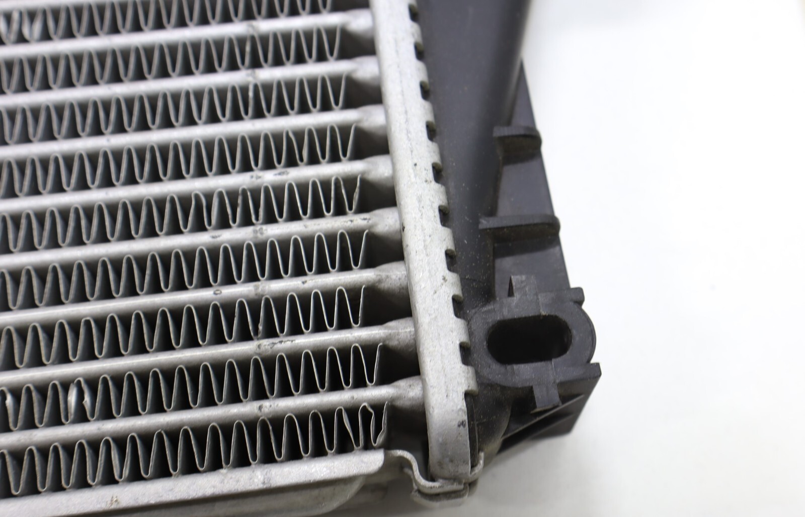 Volvo S60 S80 V70 1999-2003 OEM Intercooler – Image 7