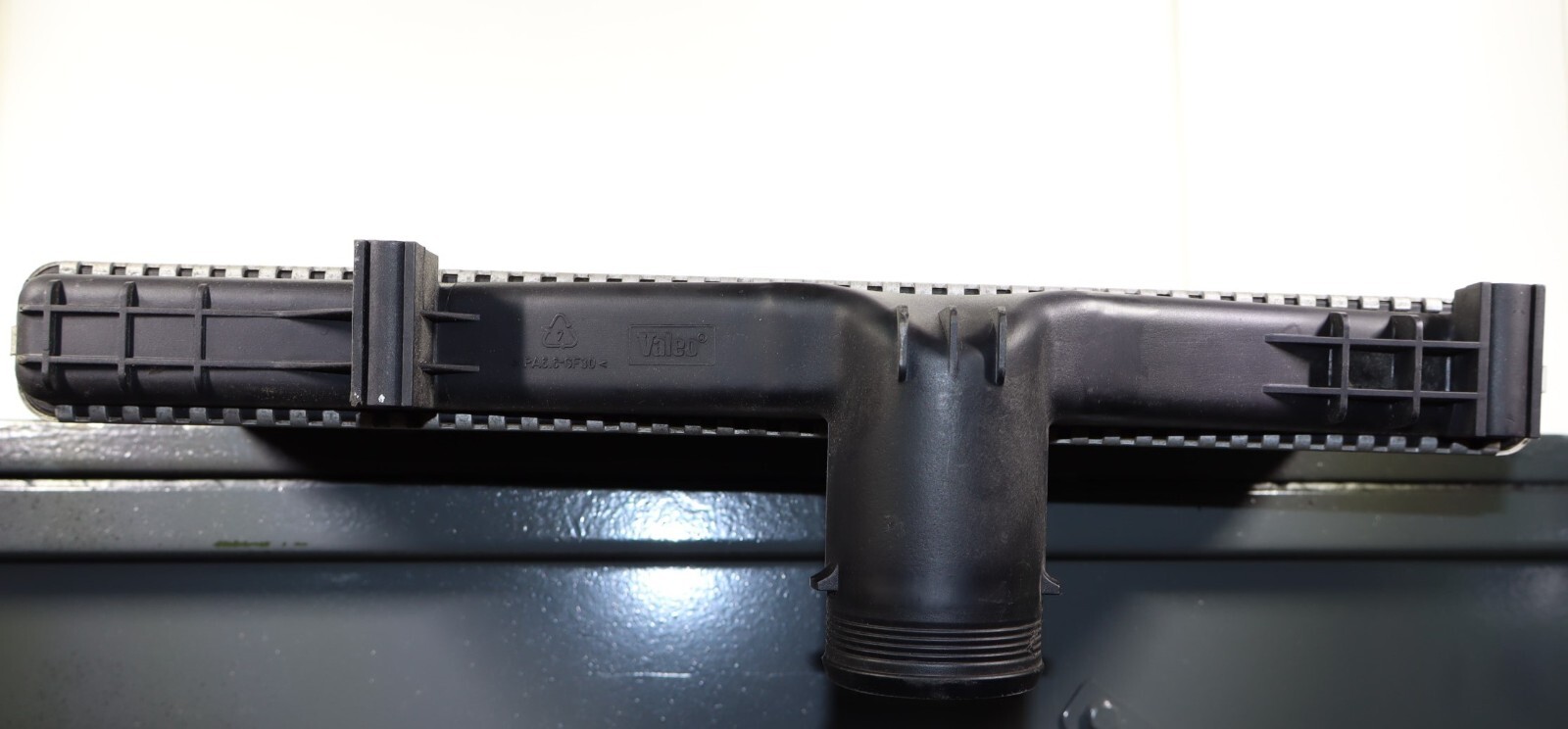 Volvo S60 S80 V70 1999-2003 OEM Intercooler – Image 12