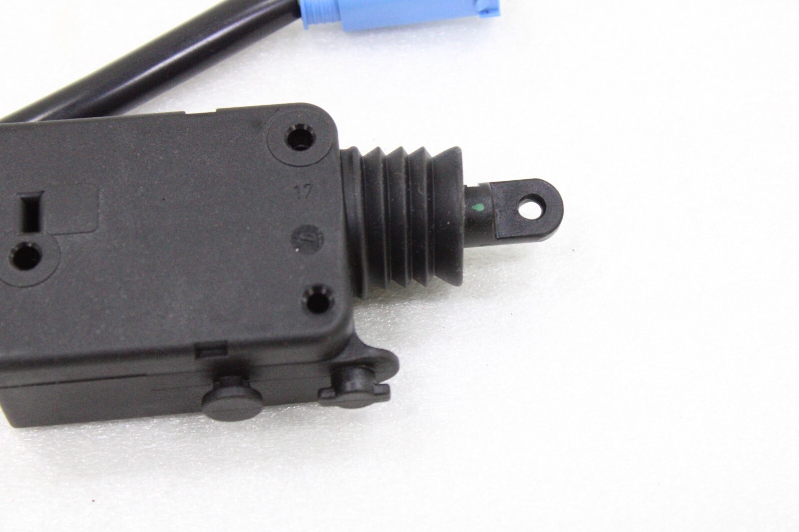 Mercedes G550 G63 AMG 2019-2021 OEM Door Lock Actuator Motor 4639068502 - Image 2