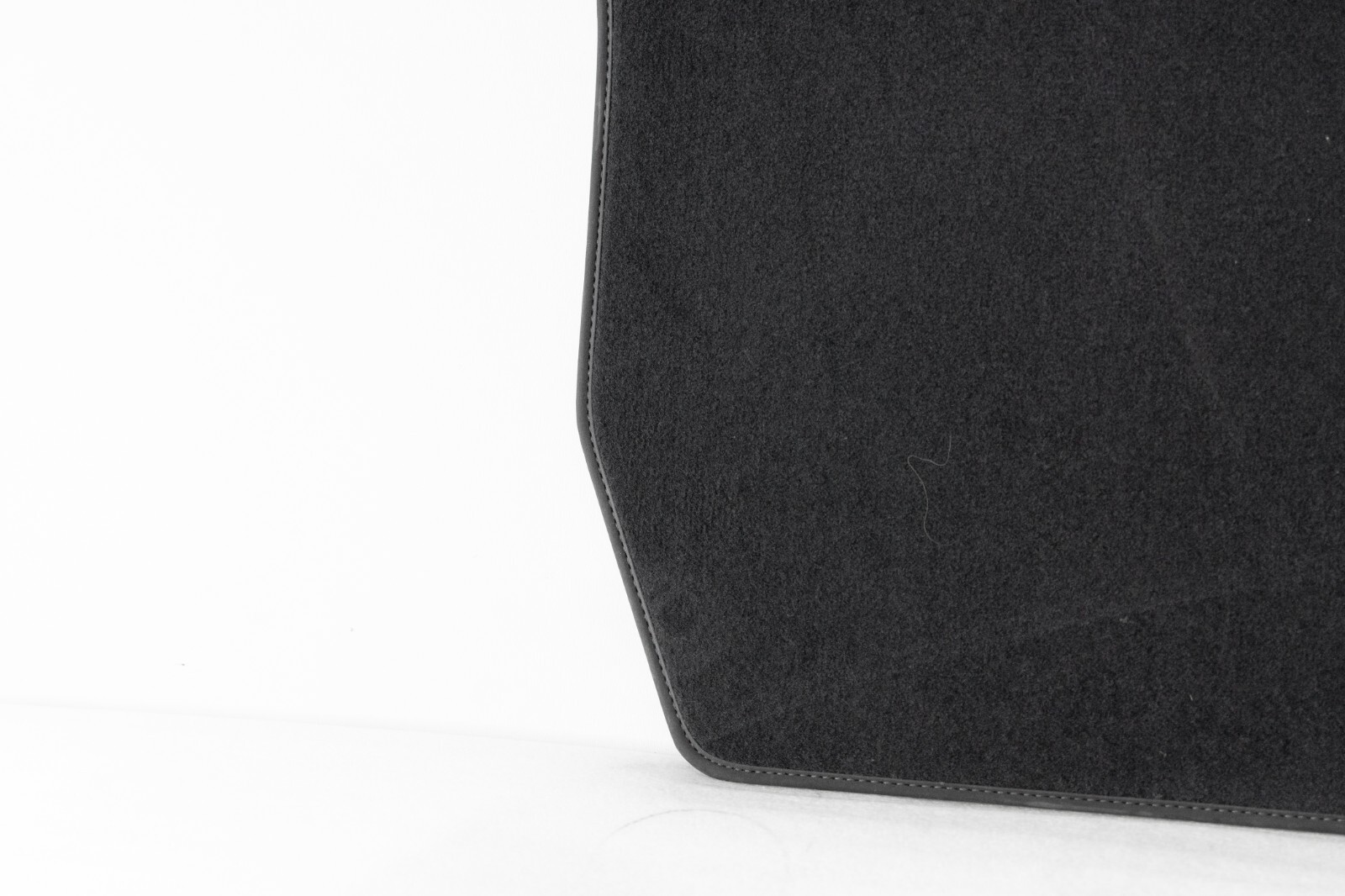 Porsche Cayenne 2010-2015 OEM Front Carpet Floor Mats Set Porsche Trademark – Image 14