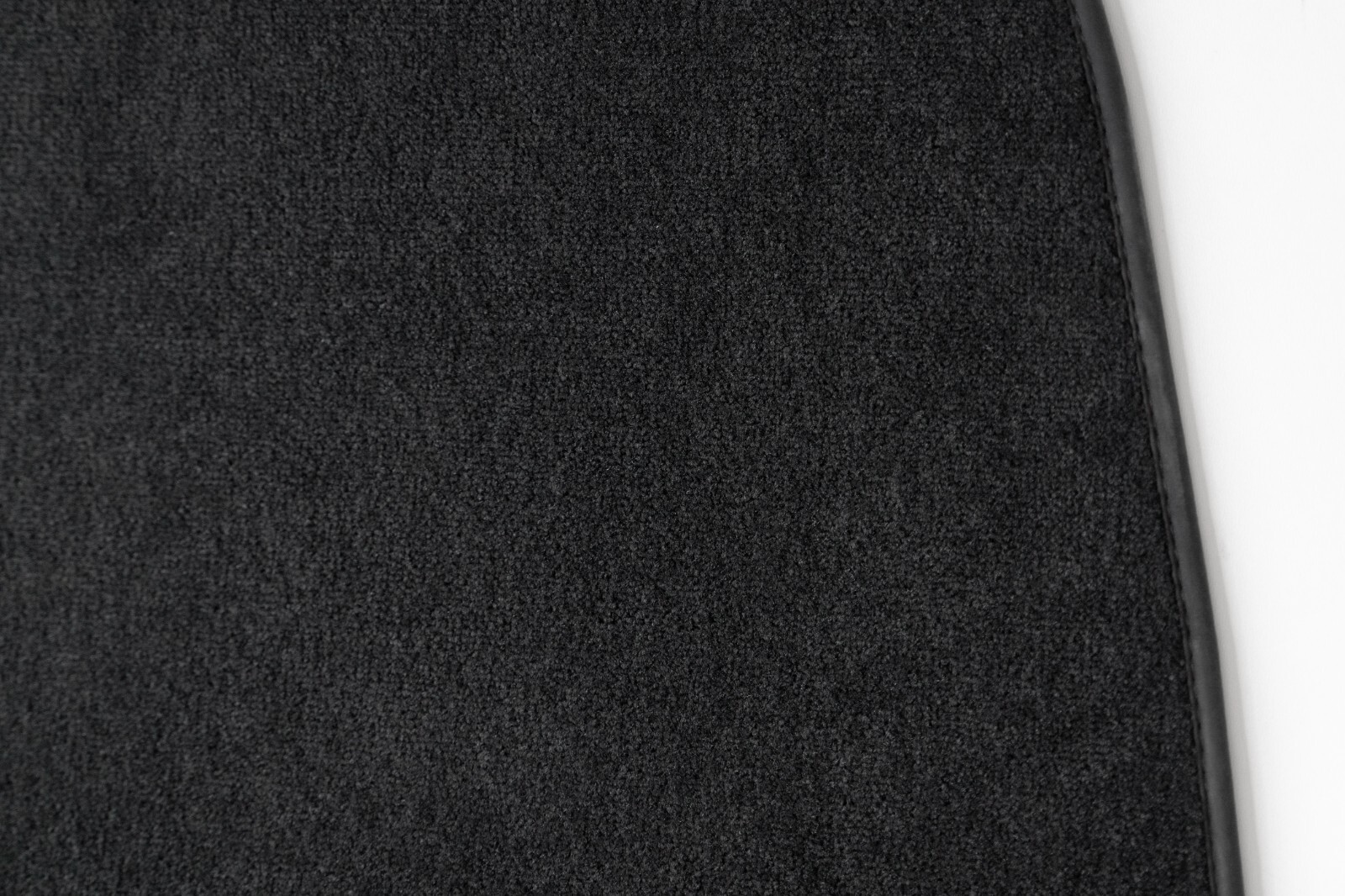 Porsche Cayenne 2010-2015 OEM Front Right Carpet Floor Mat Porsche Trademark – Image 8