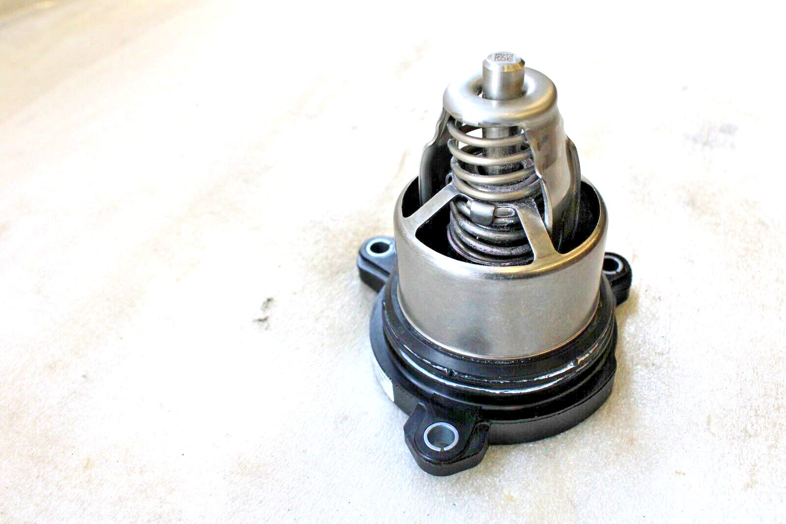 Audi A8 RS6 RS7 RSQ8 S8 SQ7 SQ8 2019-2023 OEM Engine Coolant Thermostat - Image 4