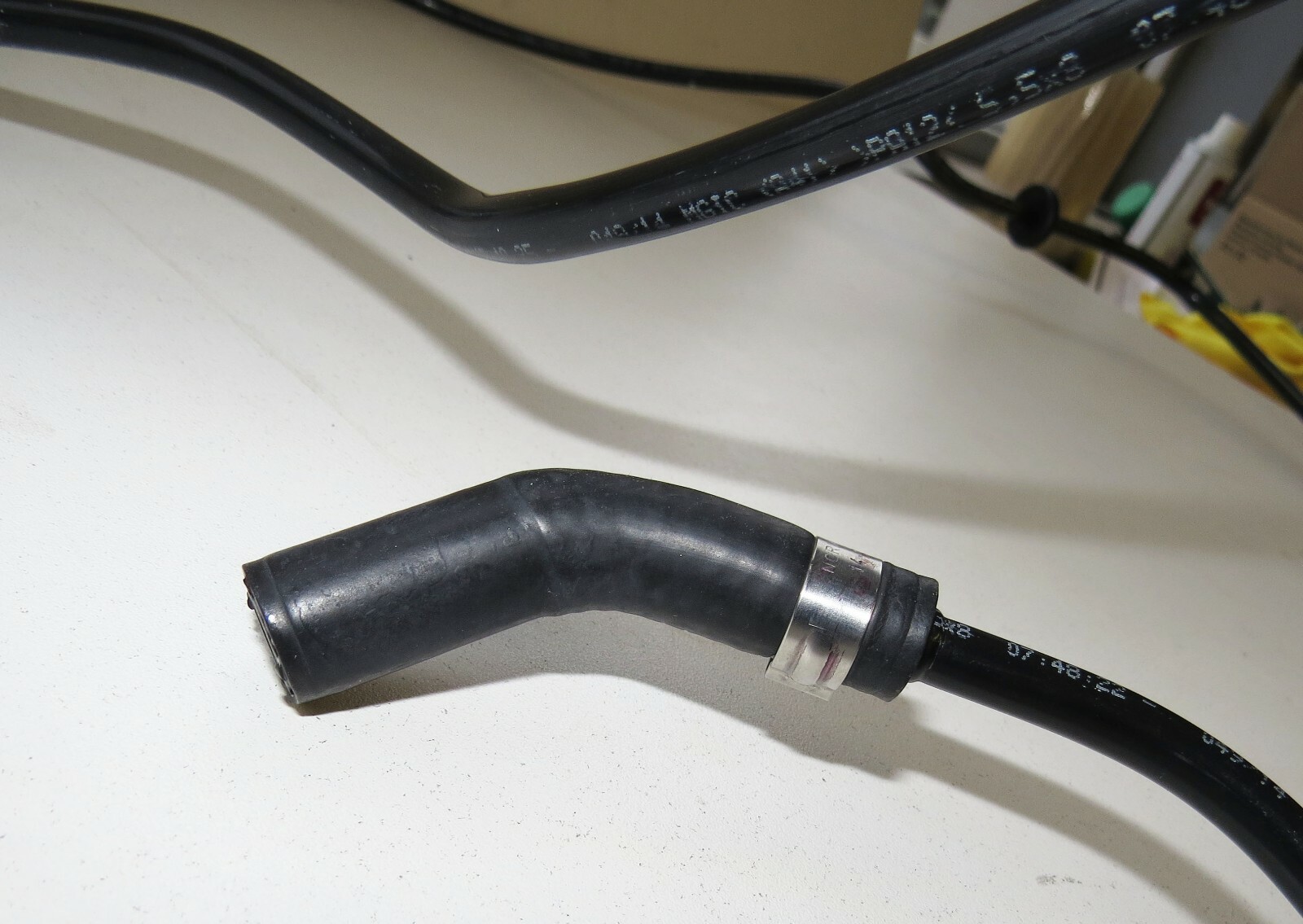 Jaguar XK8 1997-1999 2000 2001 2002 20003 2004 2005 2006 OEM Expansion Hose - Image 4