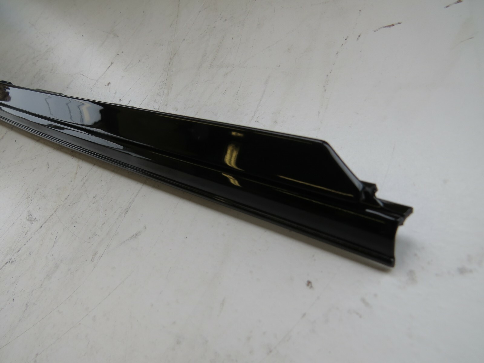 Porsche Panamera 2010-2016 OEM Rear Right Upper Door Molding Trim Piece - Image 9