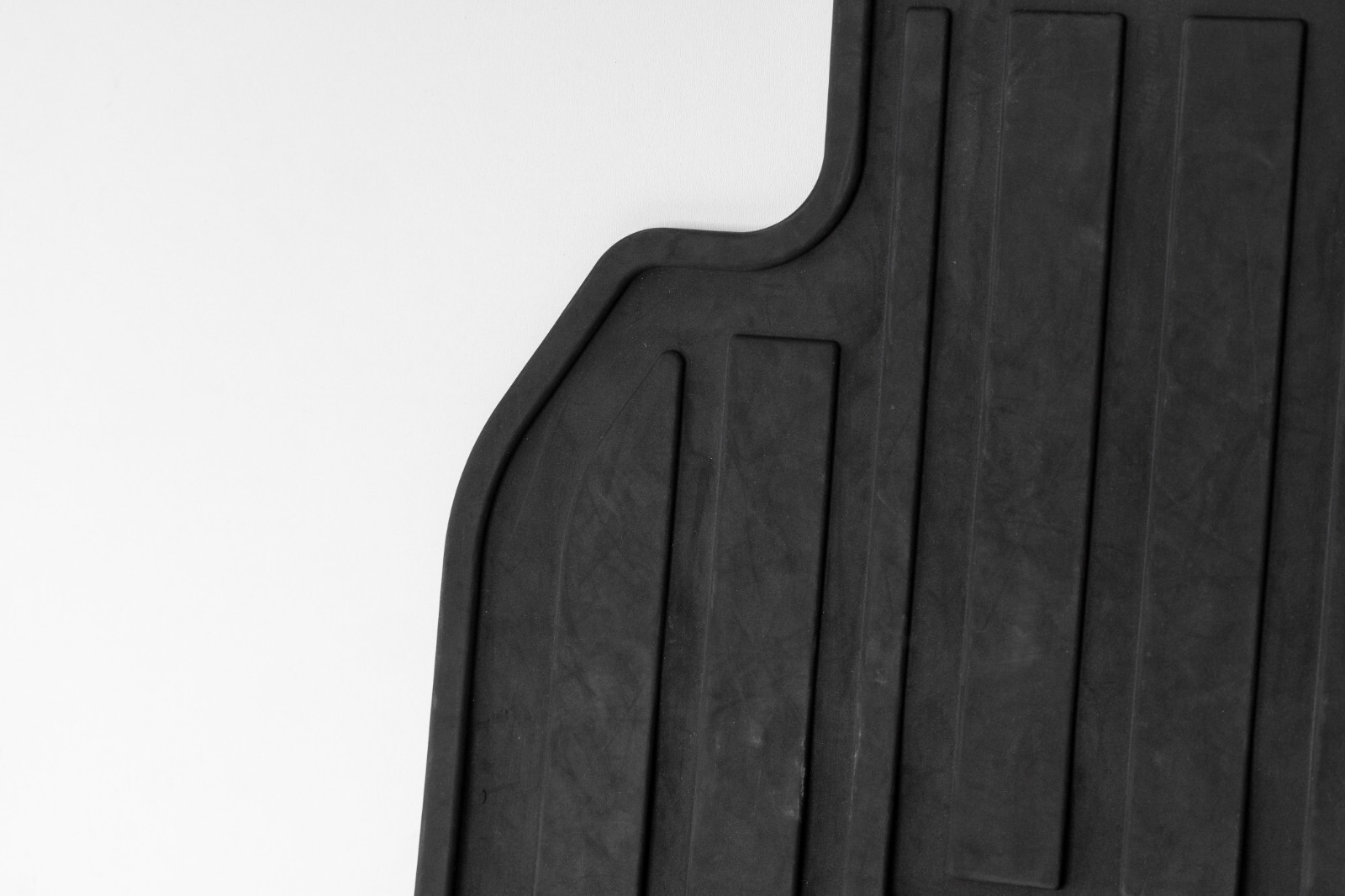 Range Rover Sport Rubber Floor Mat Rear Left OEM 2014 2015 2016 2017 2018 2019 – Image 3