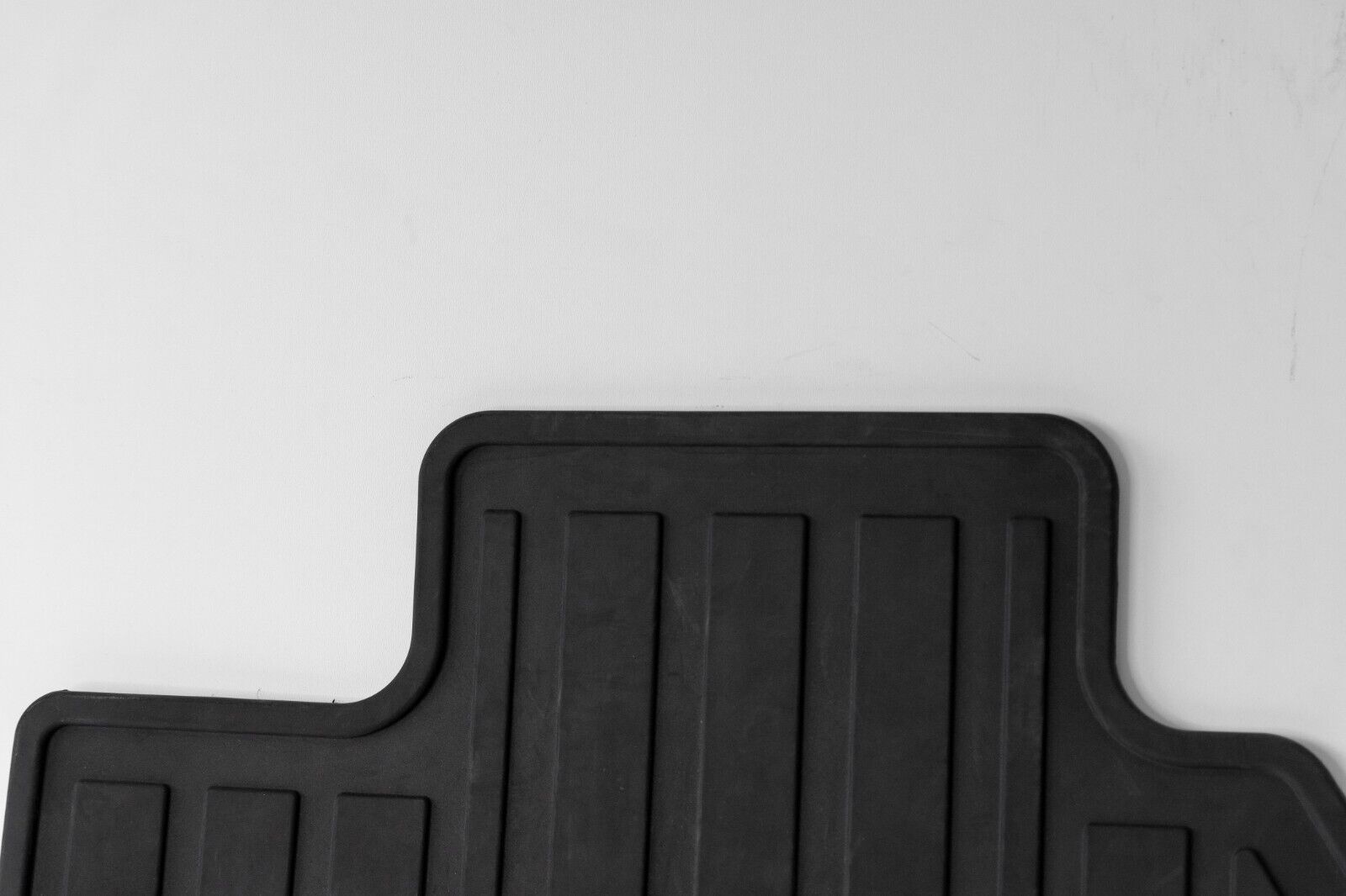 Range Rover Sport 2014-2019 OEM Rubber Floor Mat Rear Right – Image 2