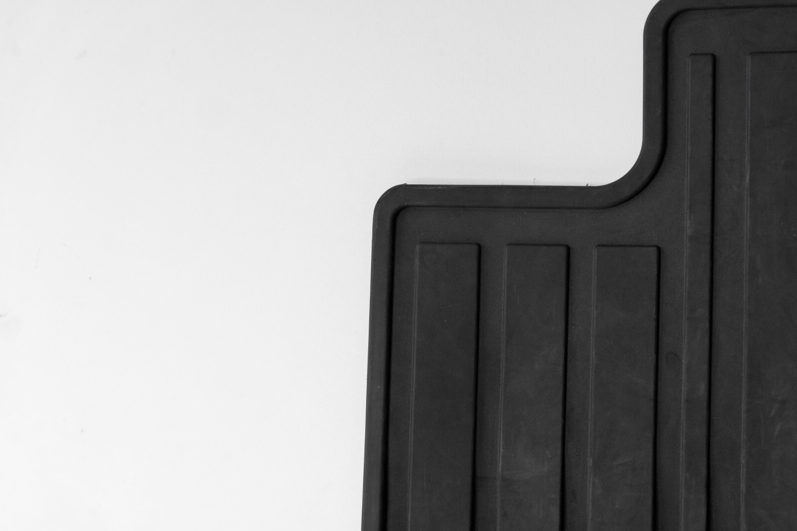 Range Rover Sport 2014-2019 OEM Rubber Floor Mat Rear Right – Image 3