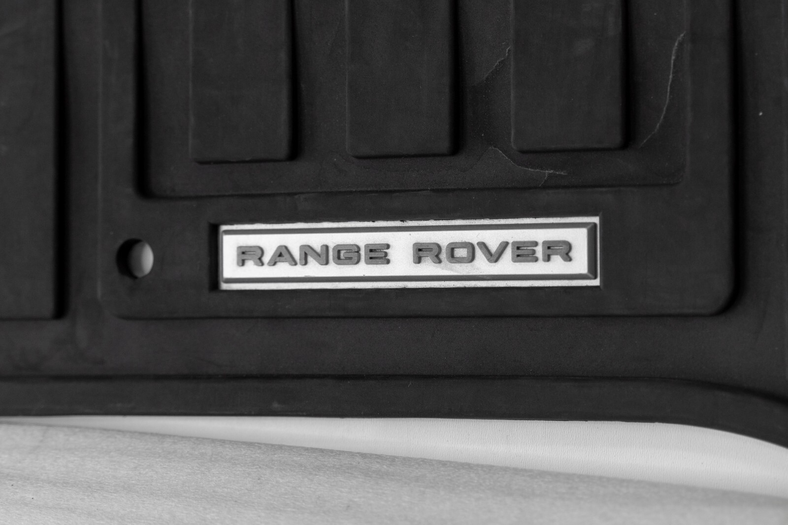 Range Rover Sport 2014-2019 OEM Rubber Floor Mat Rear Right – Image 7