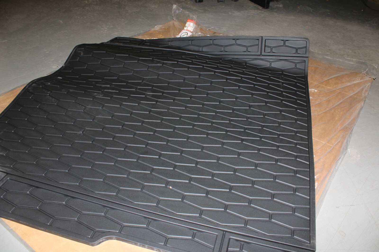 Jaguar I-Pace HSE S SE 2019 2020 2021 2022 2023 OEM Cargo Area Rubber Mat – Image 3