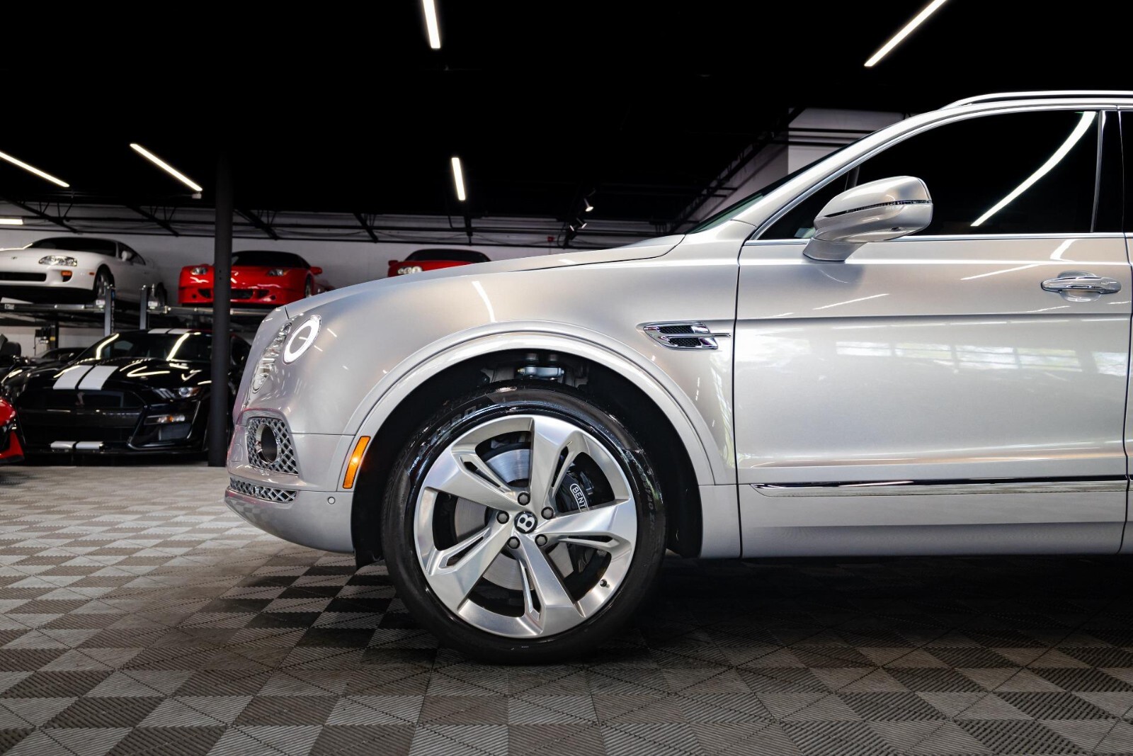 Bentley Bentayga 22" inch rim OEM 2017-2024 Genuine Forged Polished wheel set – Image 4