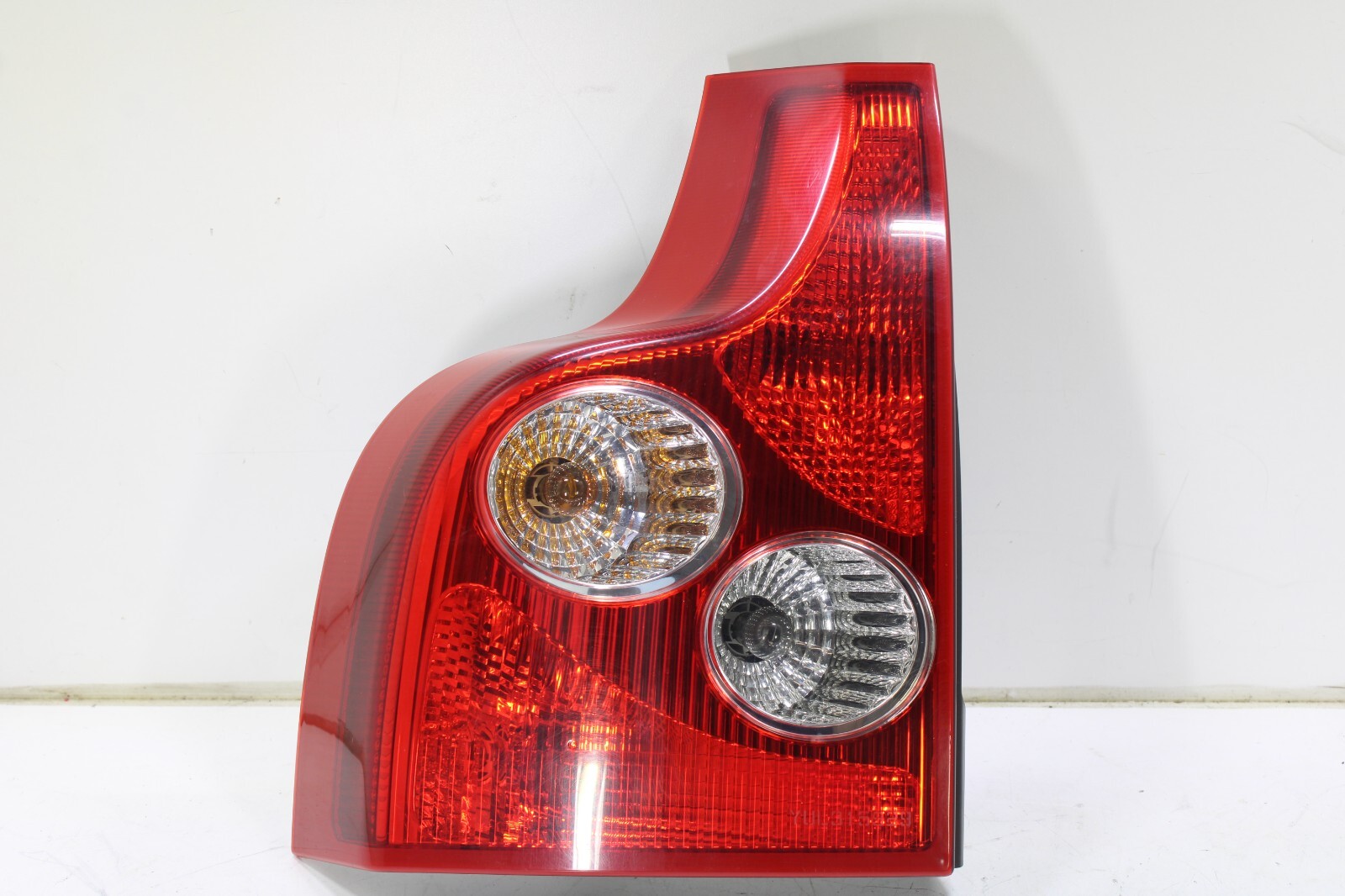 Volvo XC90 2003-2006 OEM Tail Light Tail Lamp Rear Left Lower (Driver Side) – Image 2