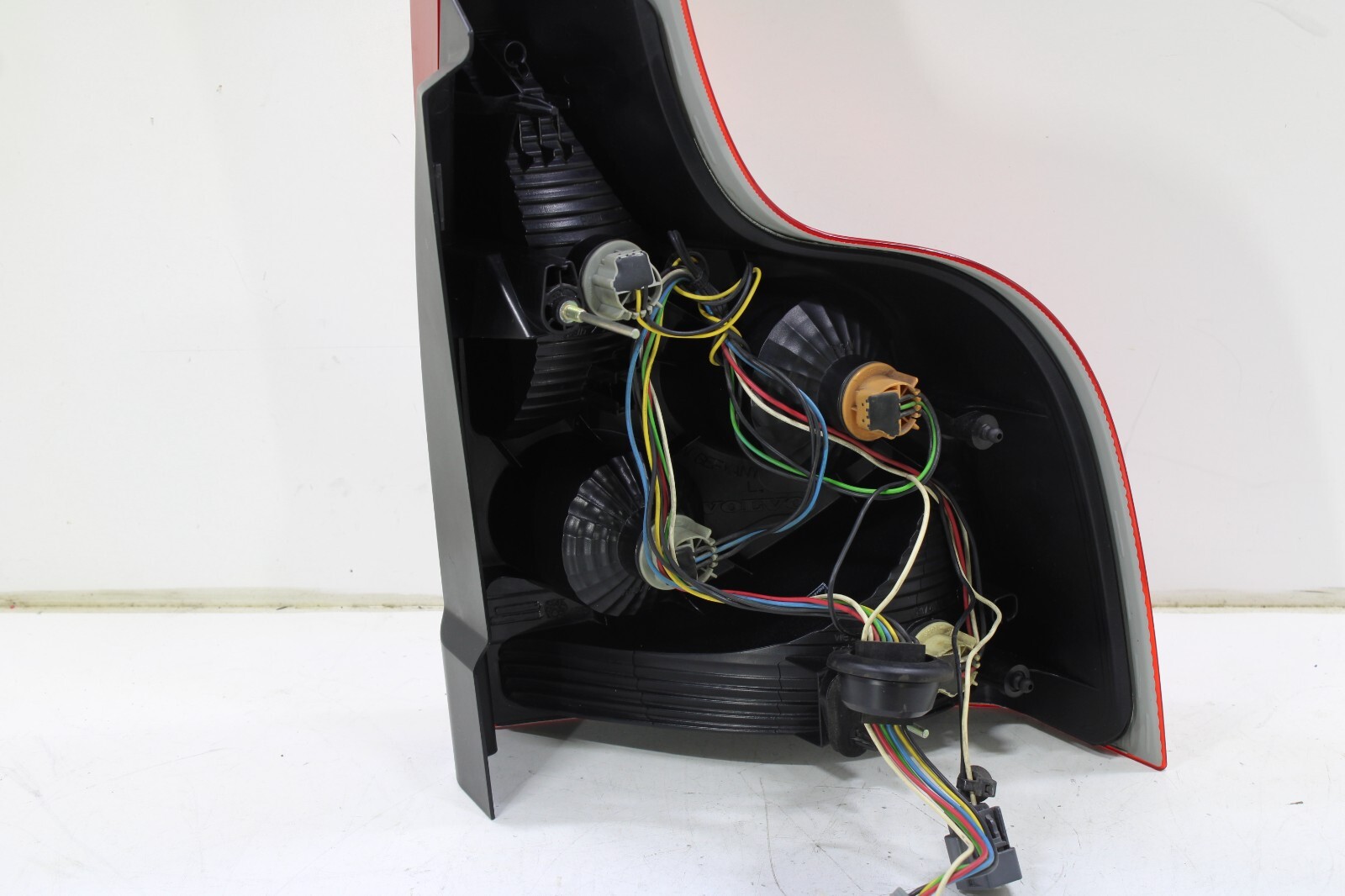 Volvo XC90 2003-2006 OEM Tail Light Tail Lamp Rear Left Lower (Driver Side) – Image 8
