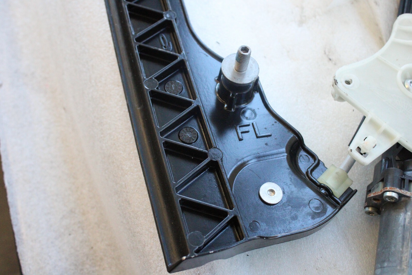 Aston Martin DBX 2020+ OEM Window Regulator with Motor Front Left - Image 5