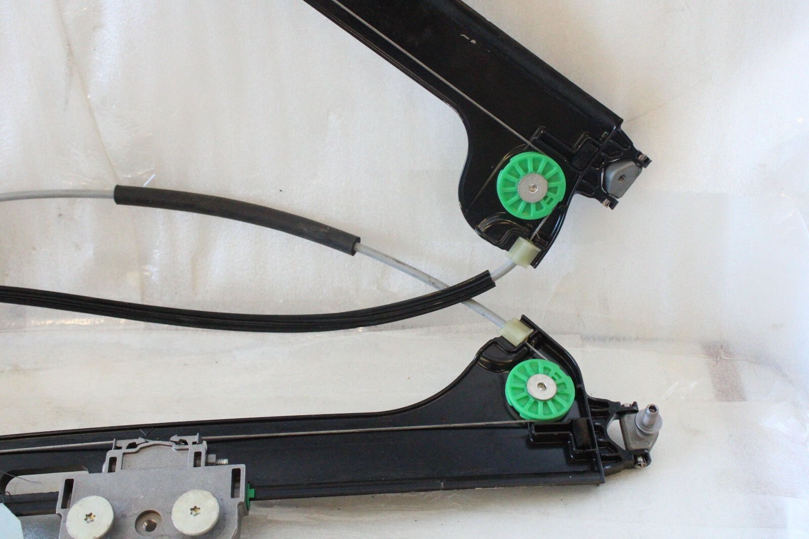 Aston Martin DBX 2020+ OEM Window Regulator with Motor Front Left - Image 6