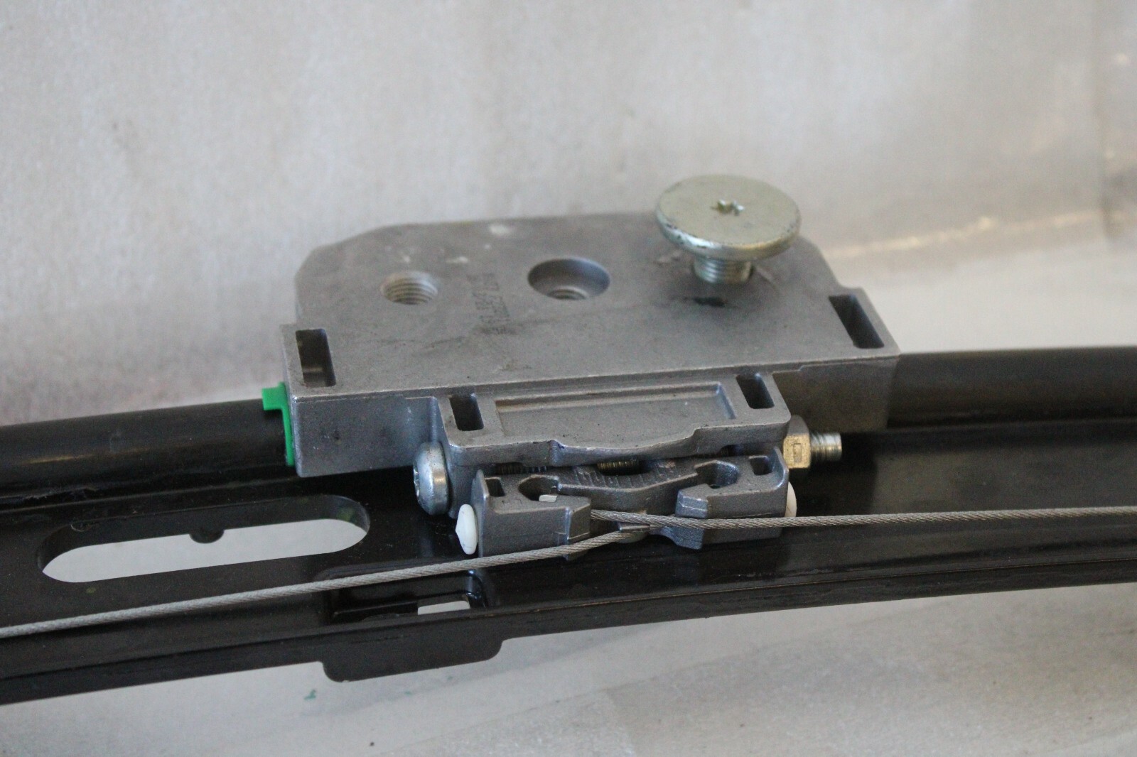 Aston Martin DBX 2020+ OEM Window Regulator with Motor Front Left - Image 10