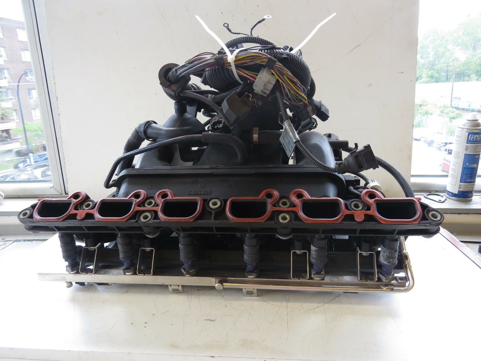 BMW 3,5,7,X & Z Series 2000-12 OEM Air Intake Manifold, Ignition Module 7523291 - Image 3