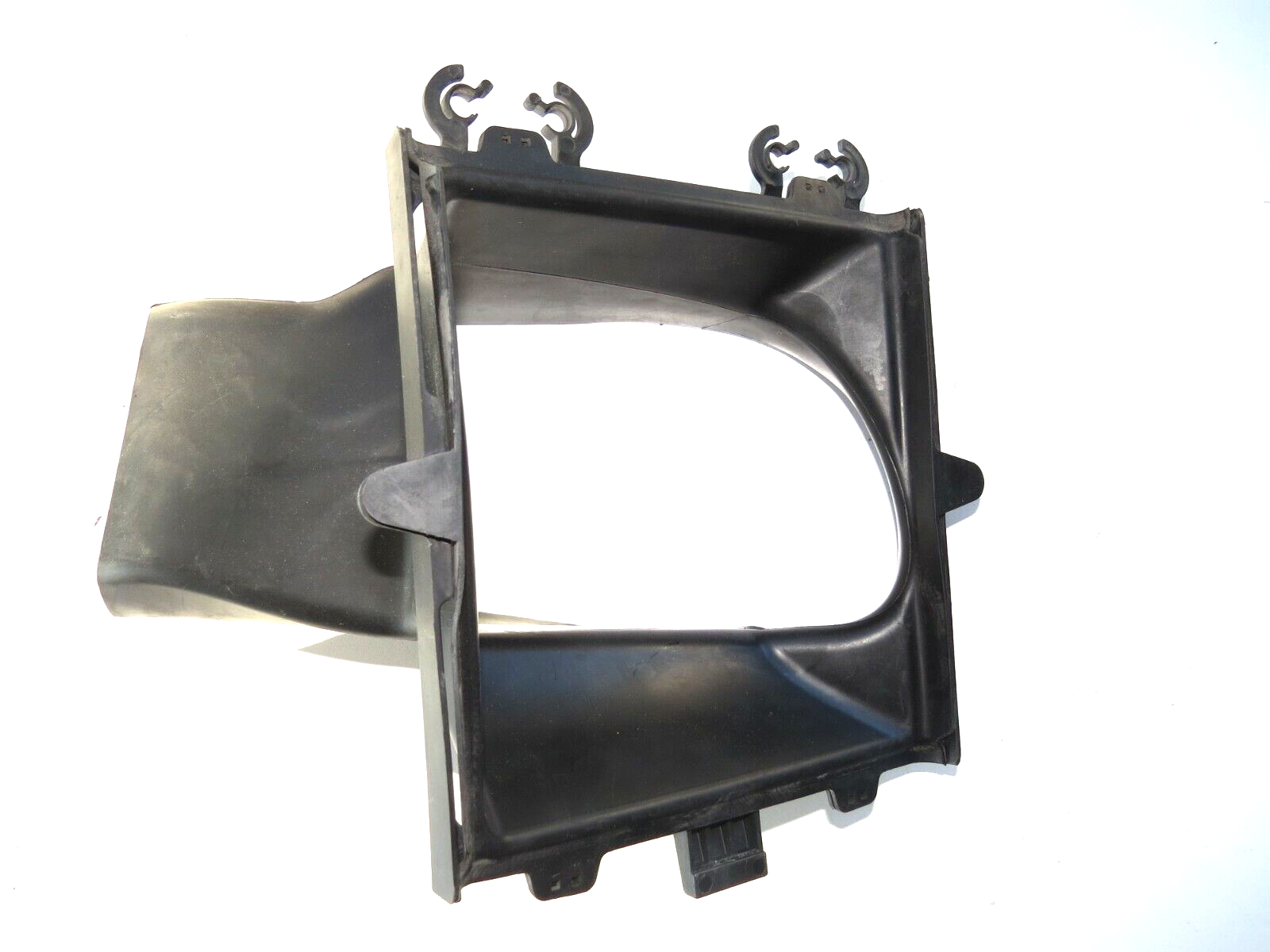 Bentley Continental Flying Spur 2006-2012 OEM Air Cooler Duct Left (Driver Side) – Image 2