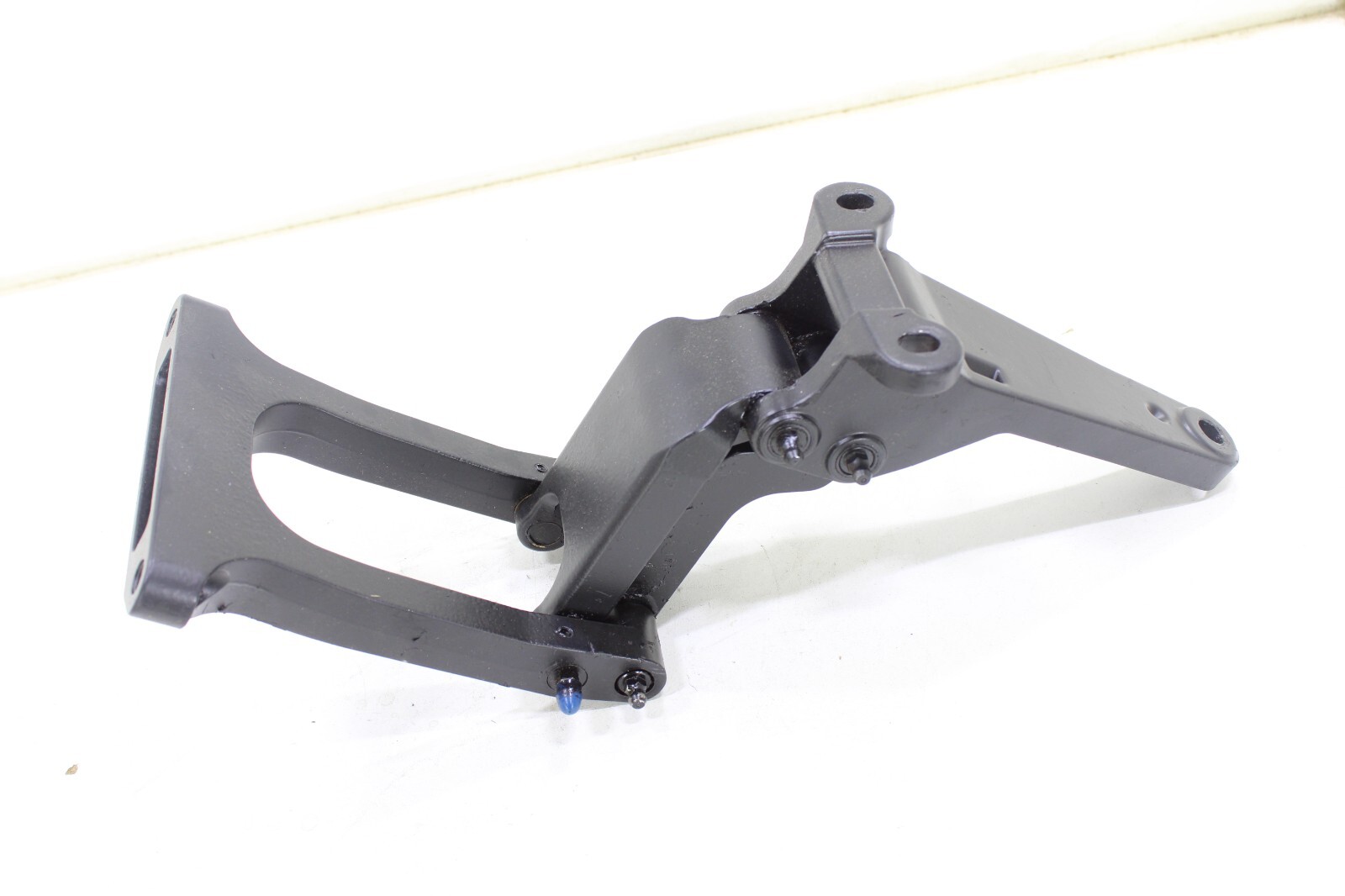 Bentley Bentayga 2017-2020 OEM Step Bracket Front Left – Image 6