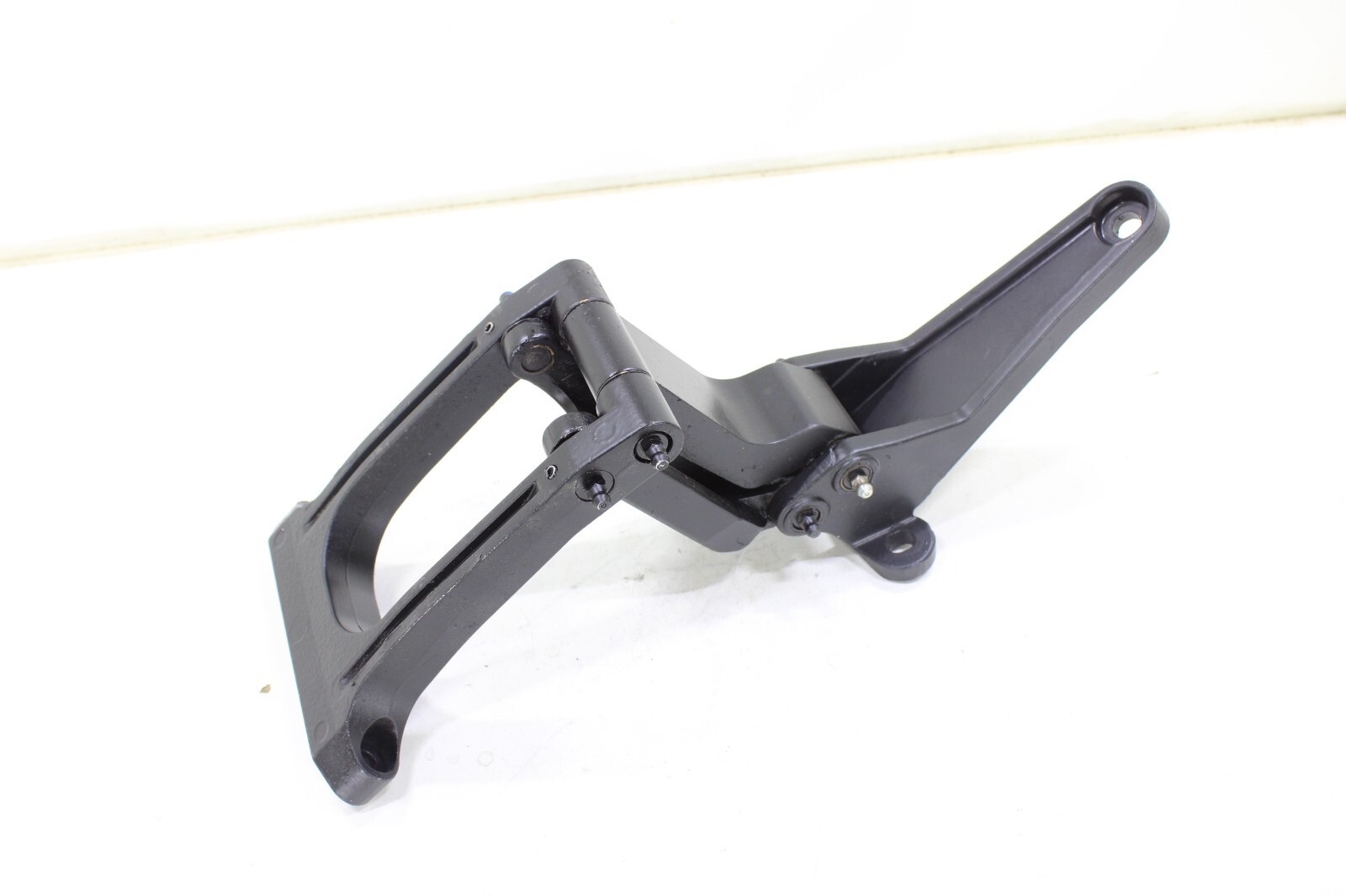 Bentley Bentayga 2017-2020 OEM Step Bracket Front Left – Image 7
