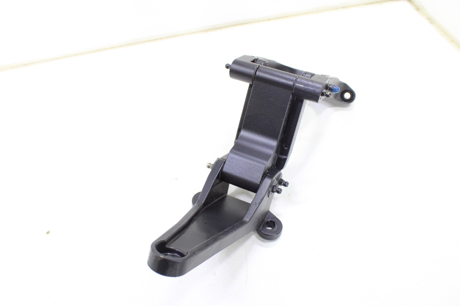 Bentley Bentayga 2017-2020 OEM Step Bracket Front Left – Image 11
