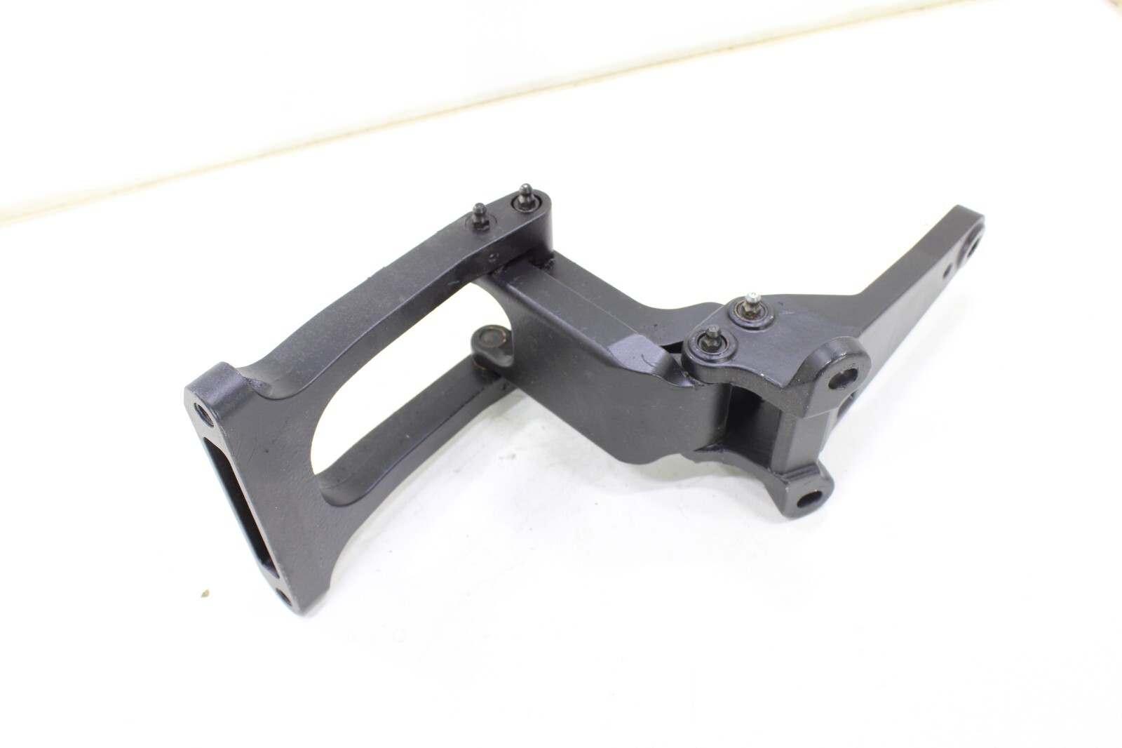 Bentley Bentayga 2017-2020 OEM Step Bracket Front Left – Image 12