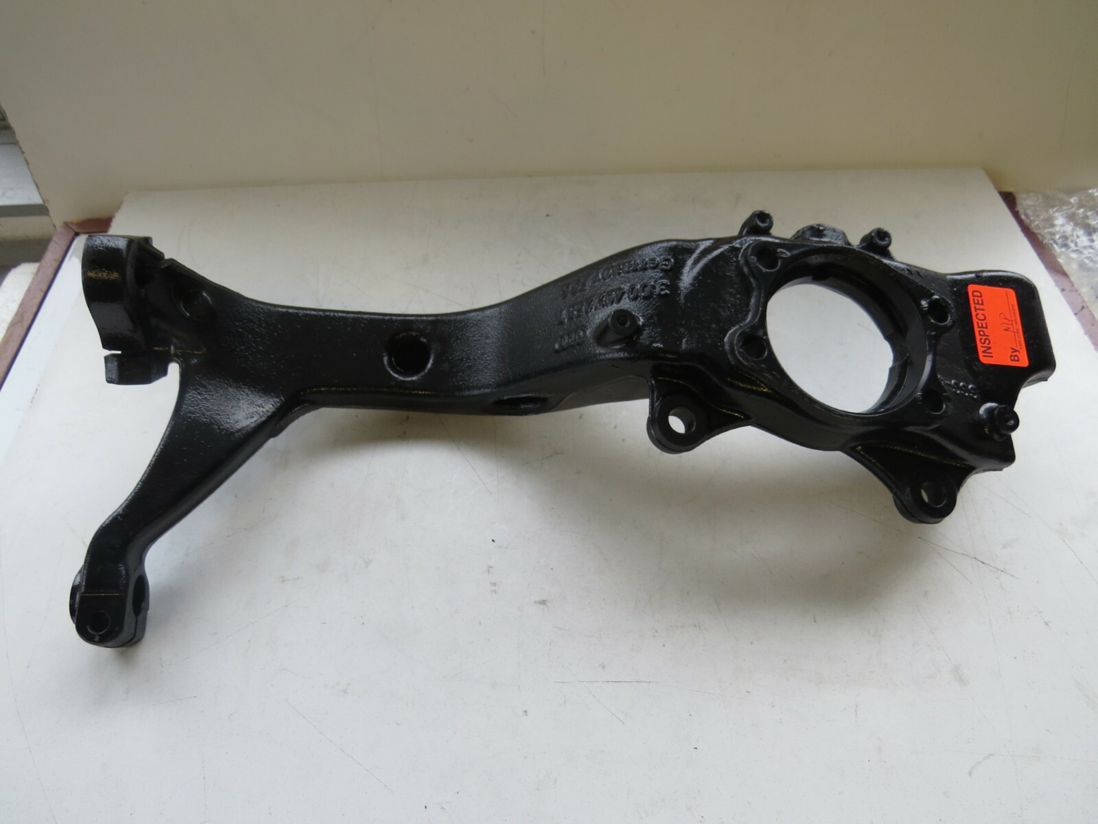 VW Phaeton 2004-2006 OEM Steering Knuckle Spindle Hub Front Right - Image 2