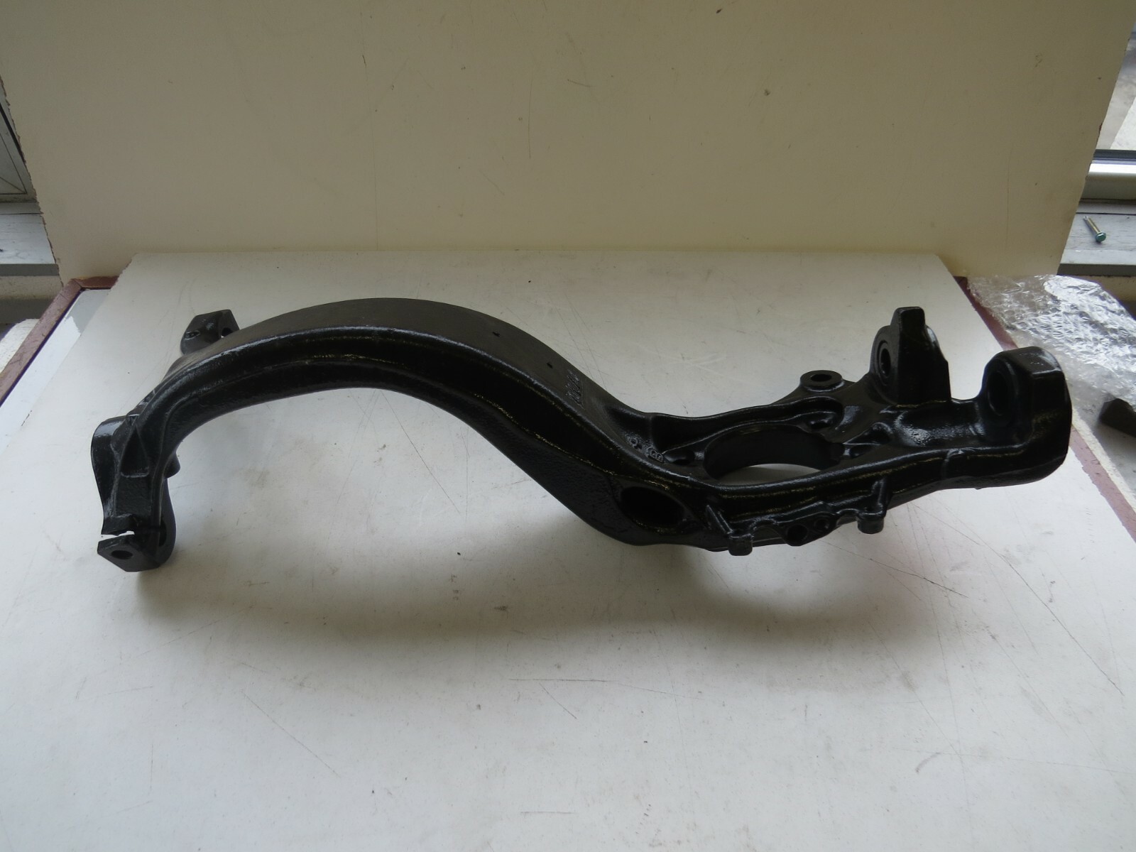 VW Phaeton 2004-2006 OEM Steering Knuckle Spindle Hub Front Right - Image 3