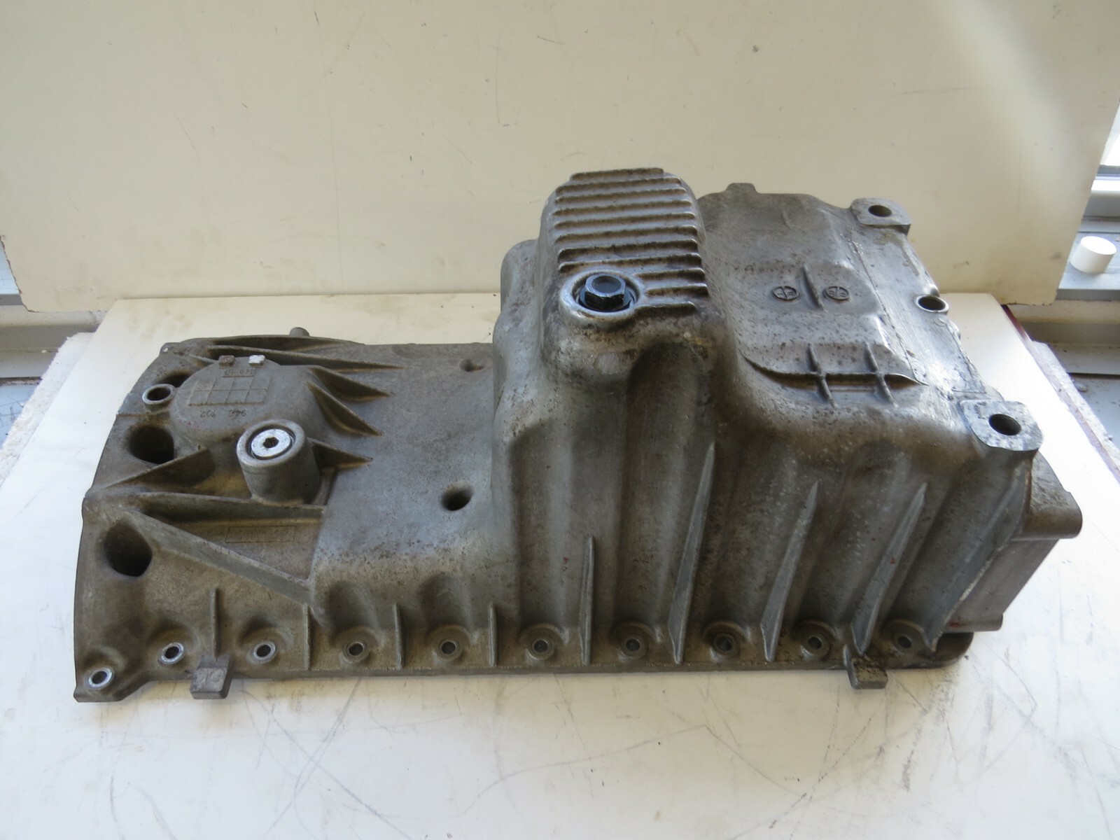 Porsche Cayenne 4.5L 2003-2006 OEM Engine Oil Pan – Image 2