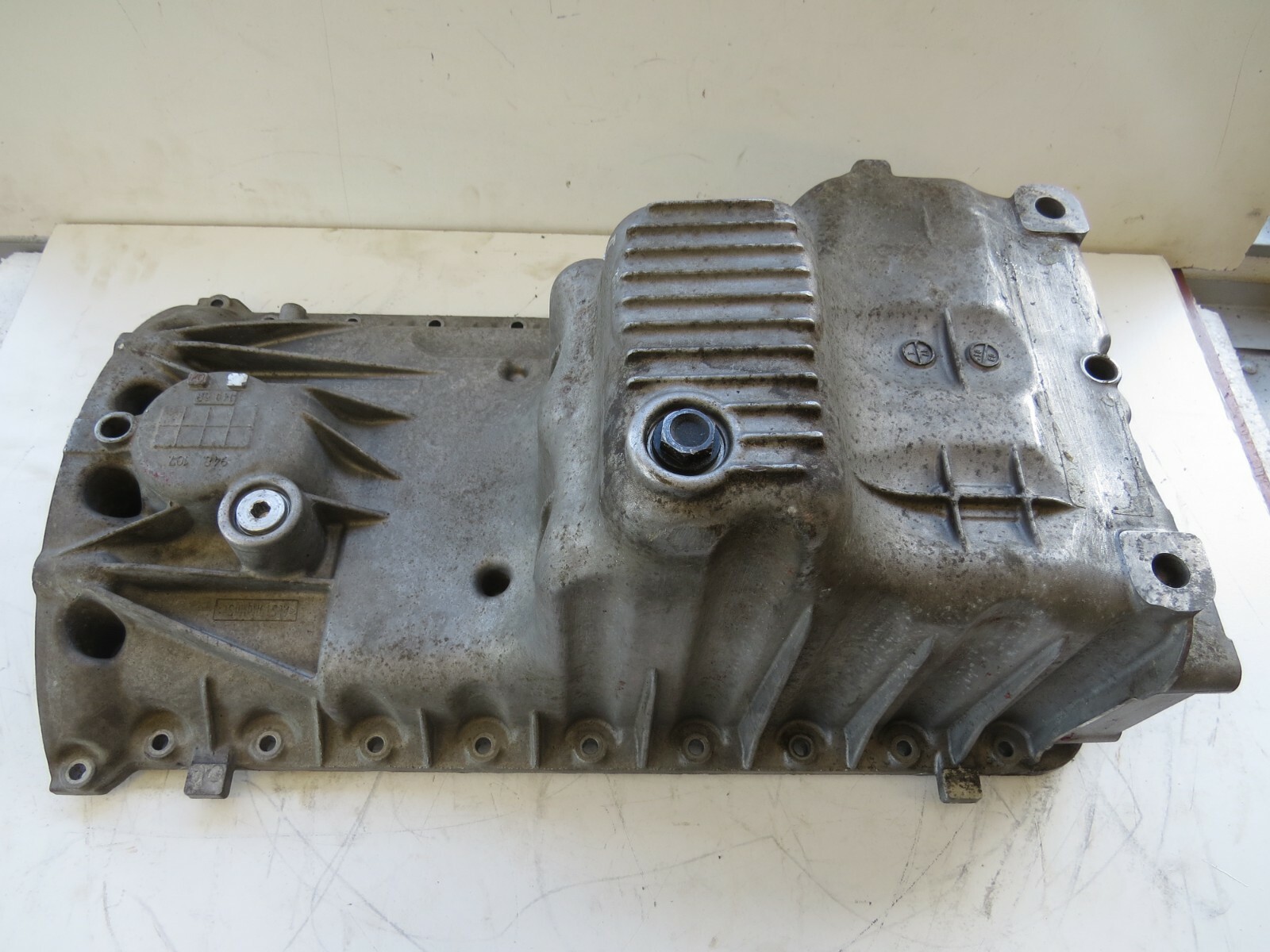 Porsche Cayenne 4.5L 2003-2006 OEM Engine Oil Pan – Image 3