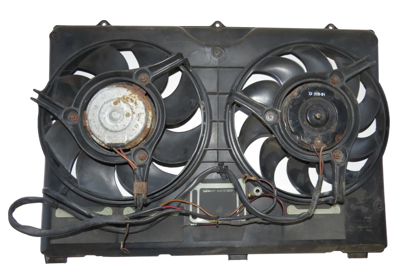 Audi 100 1992-1994 OEM Radiator Auxiliary Cooling Fan - Image 2