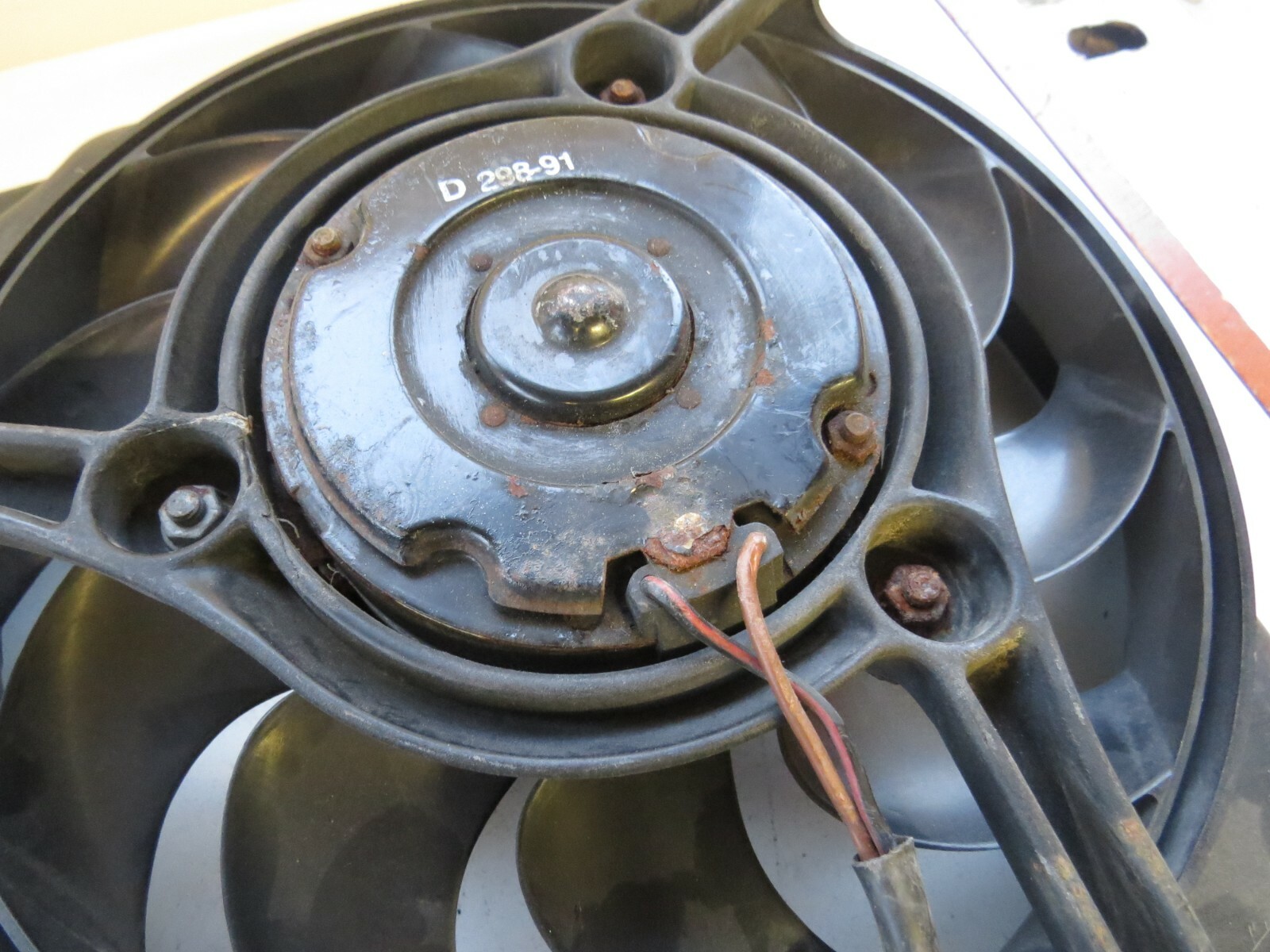 Audi 100 1992-1994 OEM Radiator Auxiliary Cooling Fan - Image 4