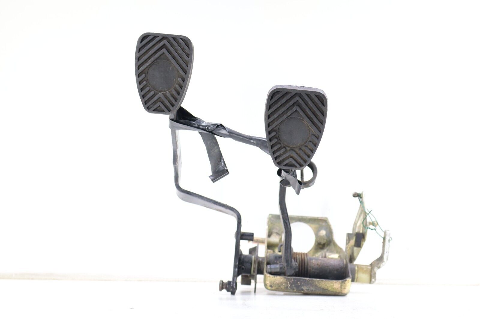 Porsche 911 911 Turbo 1977-1988 OEM Clutch & Brake Pedal w/Bearing Bracket